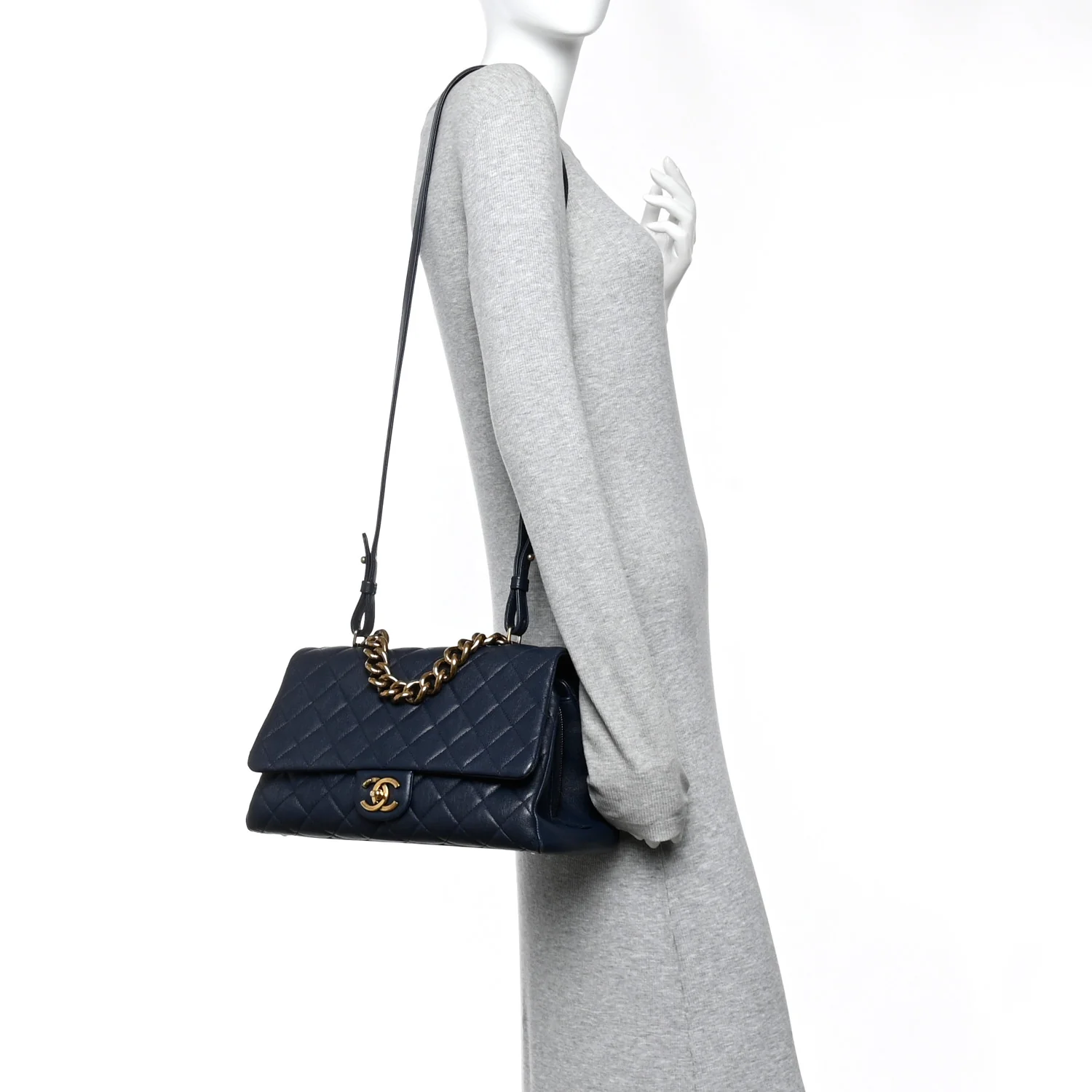 Shiny Sheepskin Quilted Large Trapezio Flap Navy - Image 2