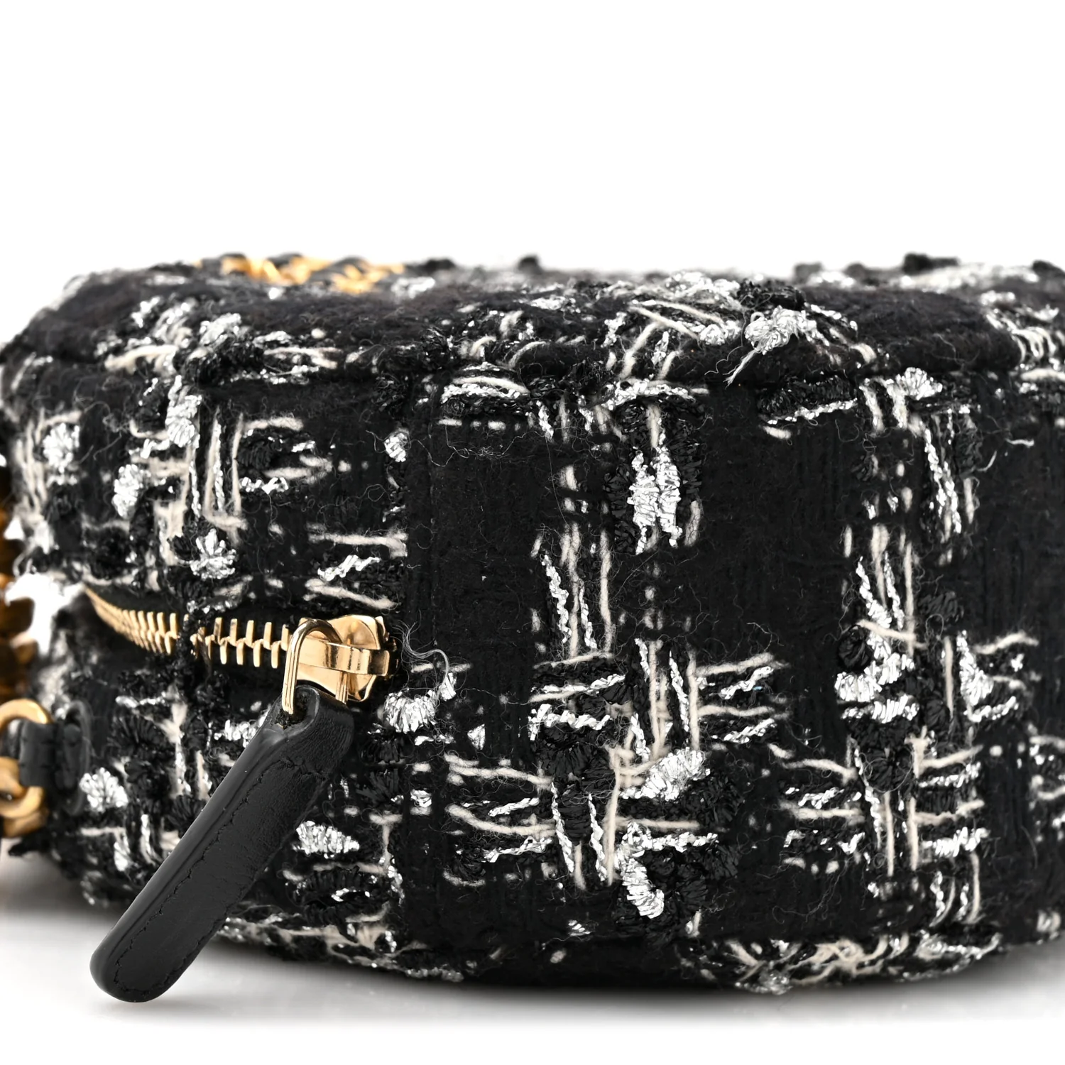 Tweed Quilted 19 Round Clutch With Chain Black White - Image 10