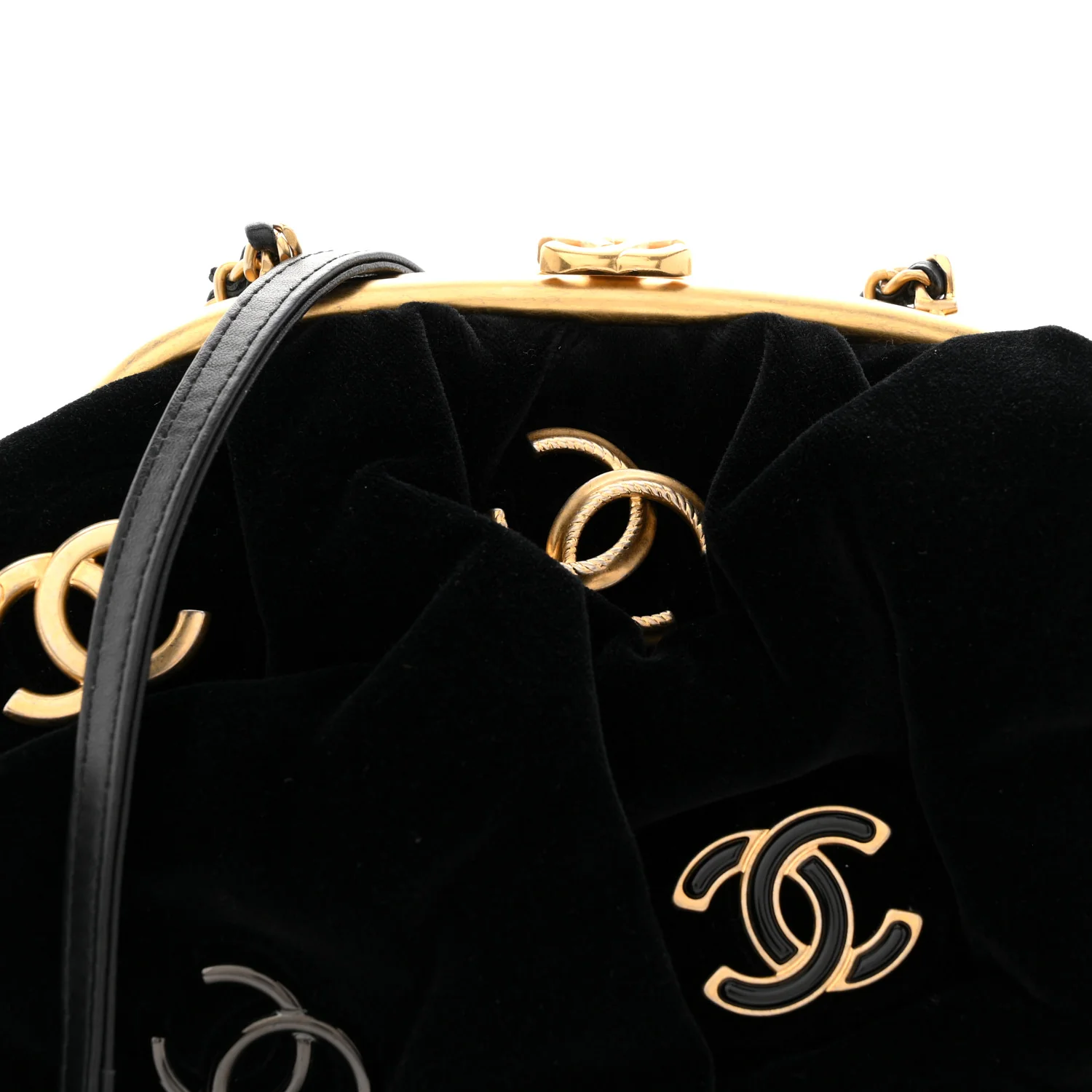 Velvet Enamel CC Kiss Lock Clutch Black - Image 8