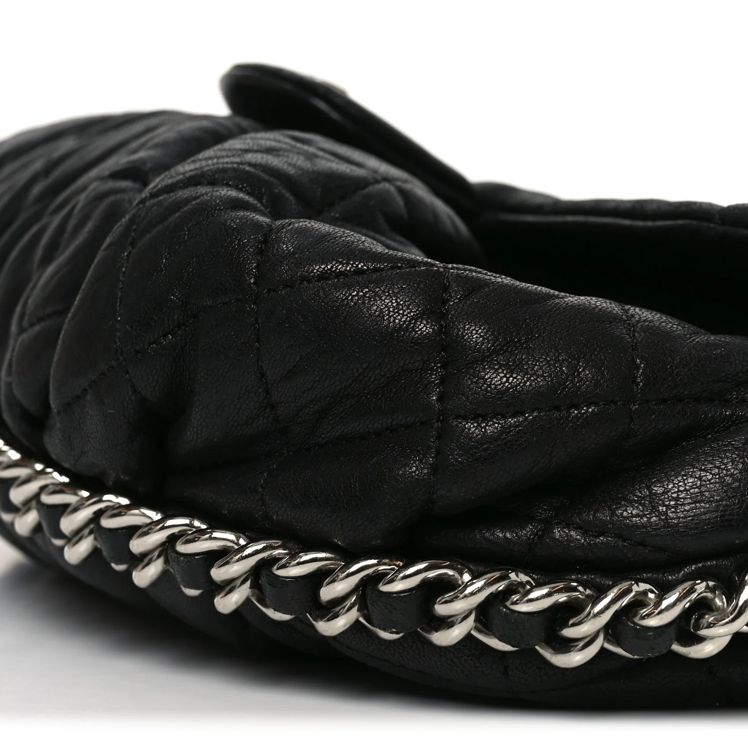 Washed Lambskin Quilted Medium Chain Around Messenger Black - Image 11