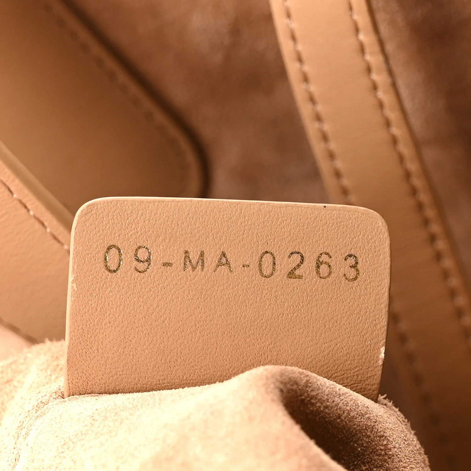 Calfskin Macrocannage Medium Toujour Powder Tan - Image 8