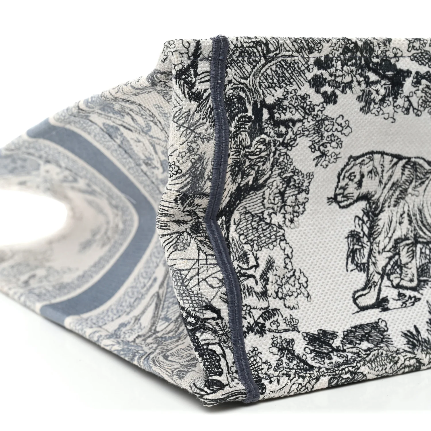 Gradient Canvas Embroidered Large Dioriviera Toile De Jouy Book Tote Blue - Image 9
