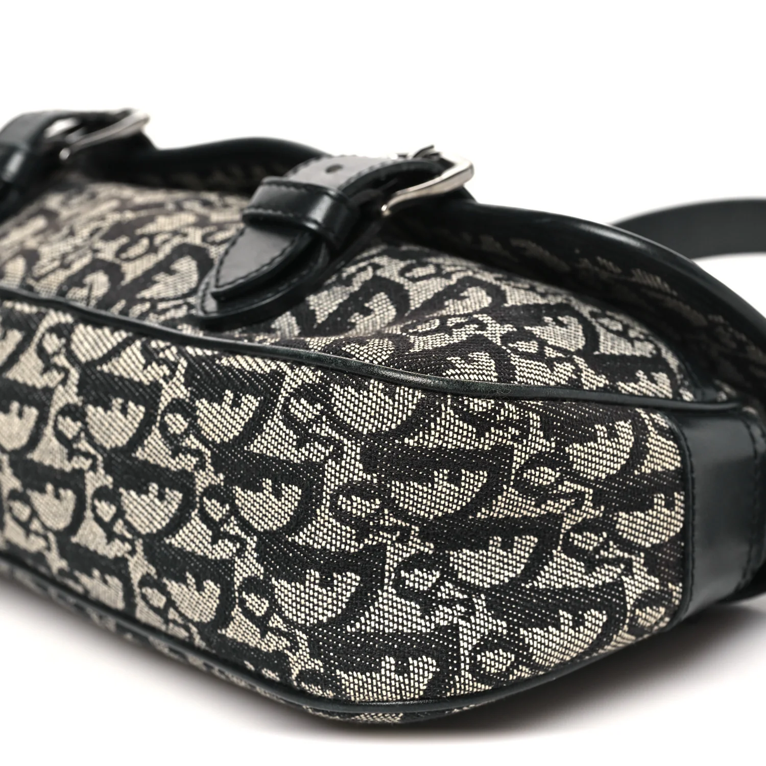 Monogram Messenger Black - Image 10