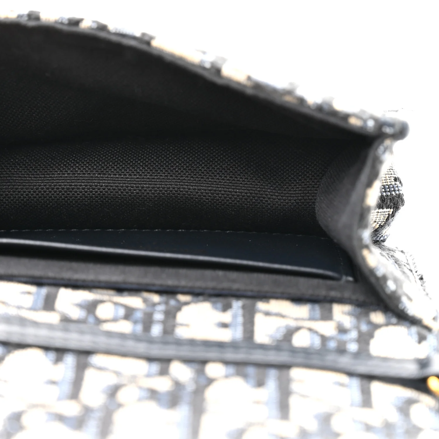 Oblique Nano 30 Montaigne Pouch Blue - Image 5