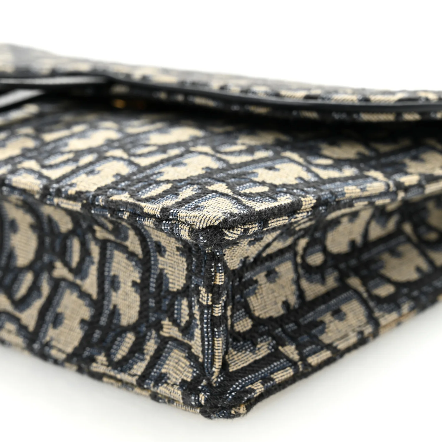 Oblique Saddle Chain Pouch Blue - Image 10