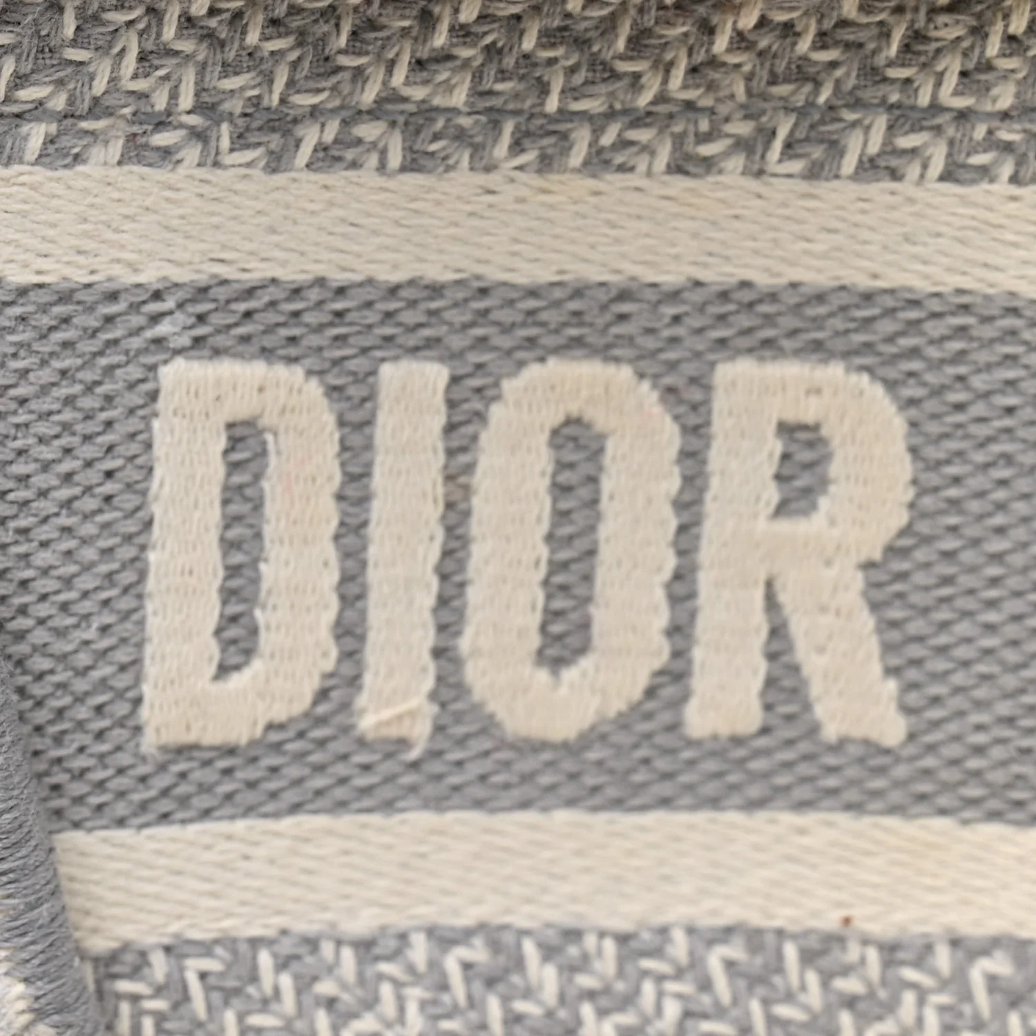 Oblique Slim Saddle Pouch Grey - Image 11