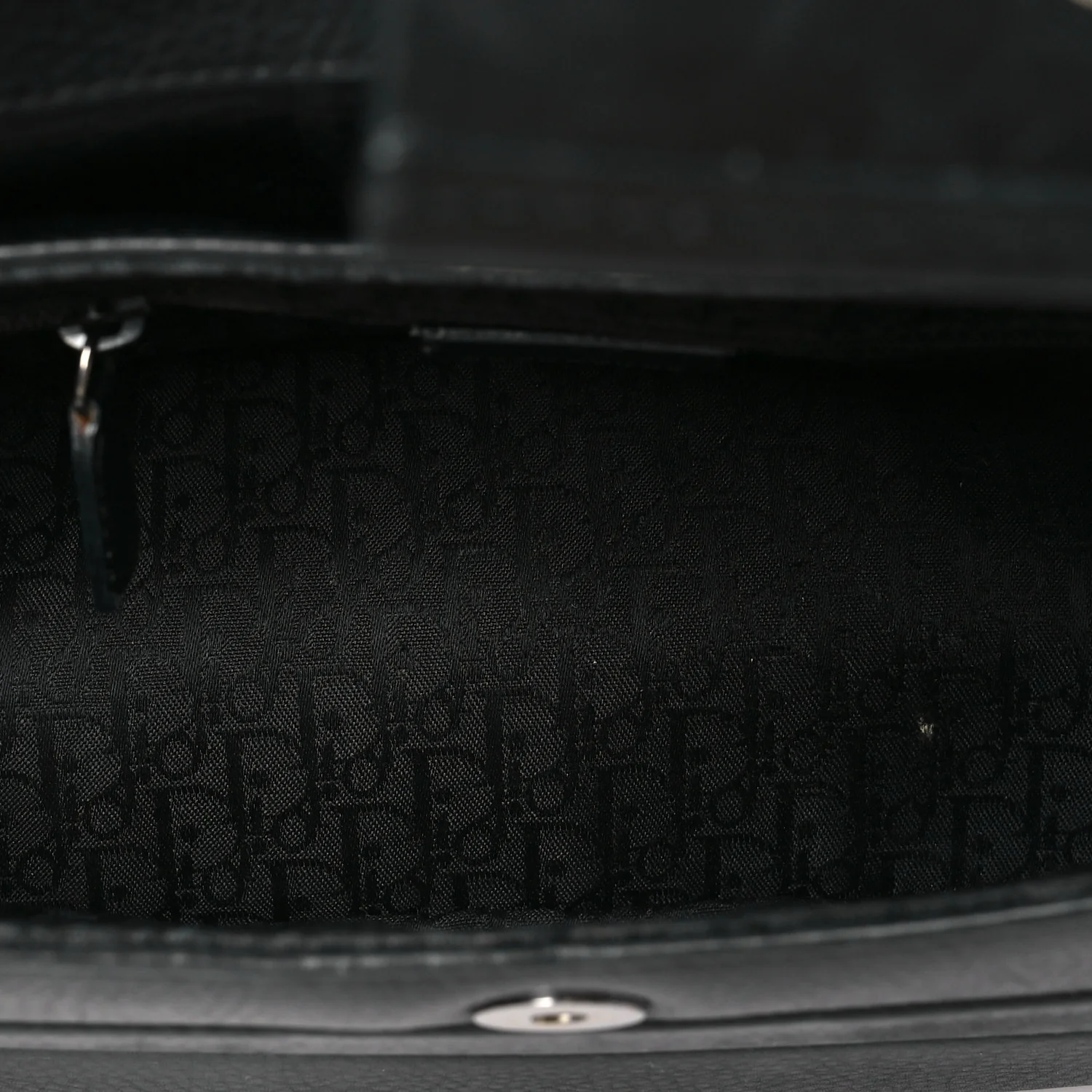 Street Chic Columbus Ave Shoulder Bag Black - Image 5