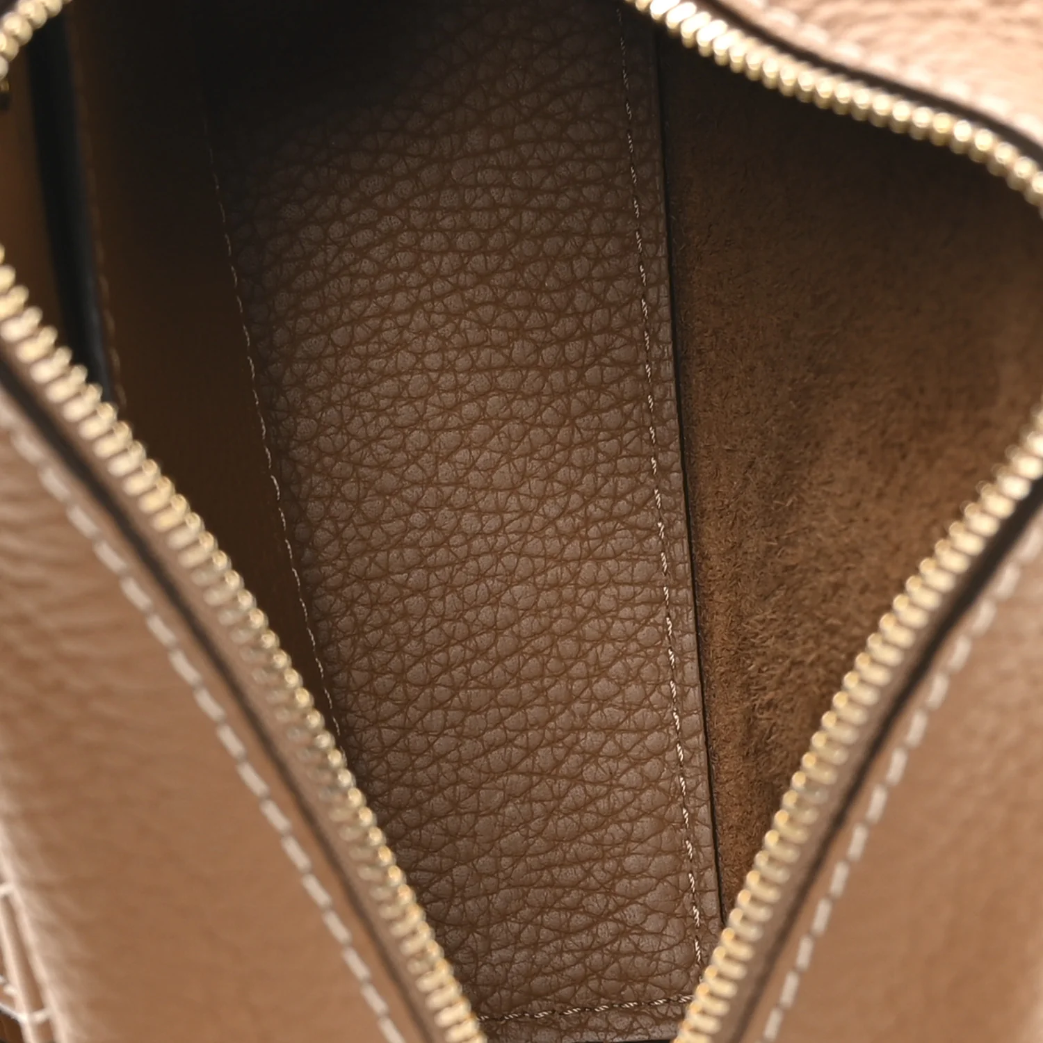 Taurillon Soft Nano Cool Box Satchel Vegetal Ivory - Image 5