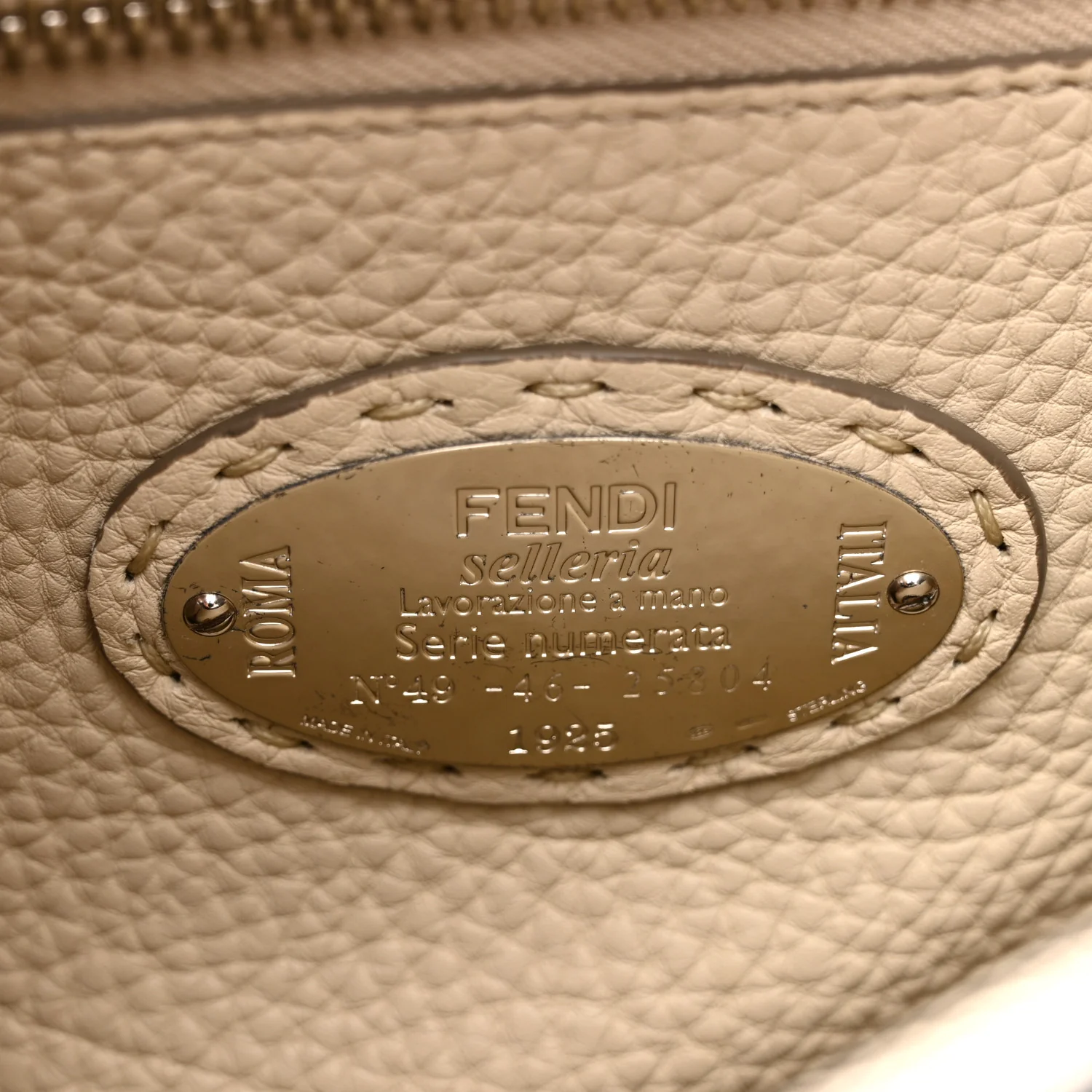 Cuoio Romano Selleria Bi-Color Medium Peekaboo Iconic Satchel Asfalto Latte - Image 7