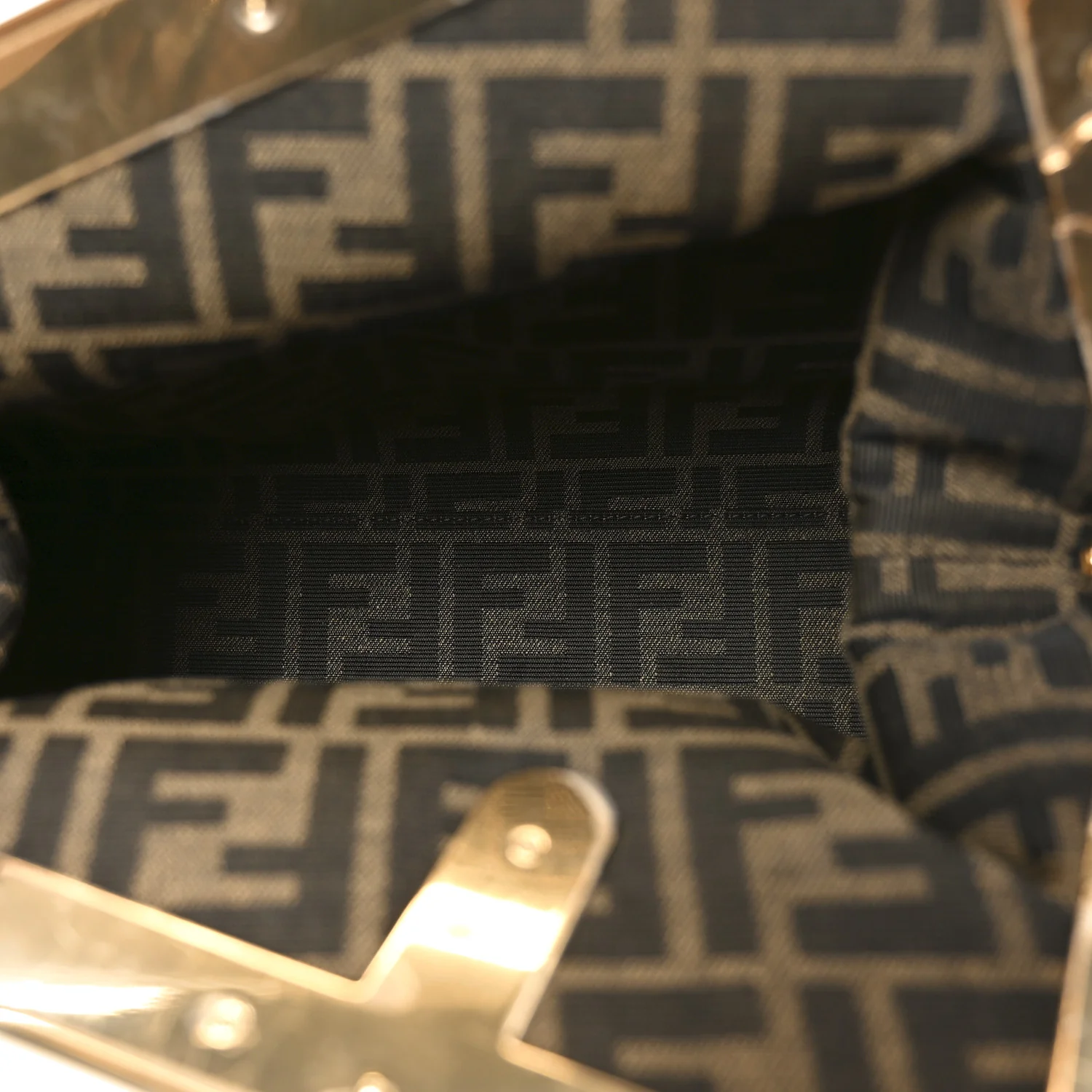 Shiny Nappa Medium Fendi First Ghiaia - Image 5