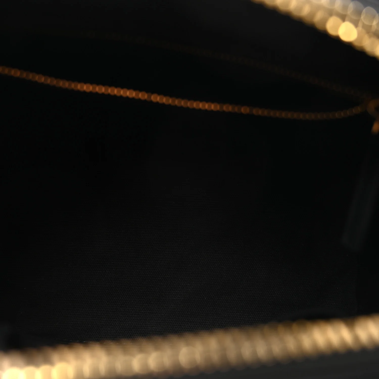 Calfskin Chain Detail Small Antigona Black - Image 5