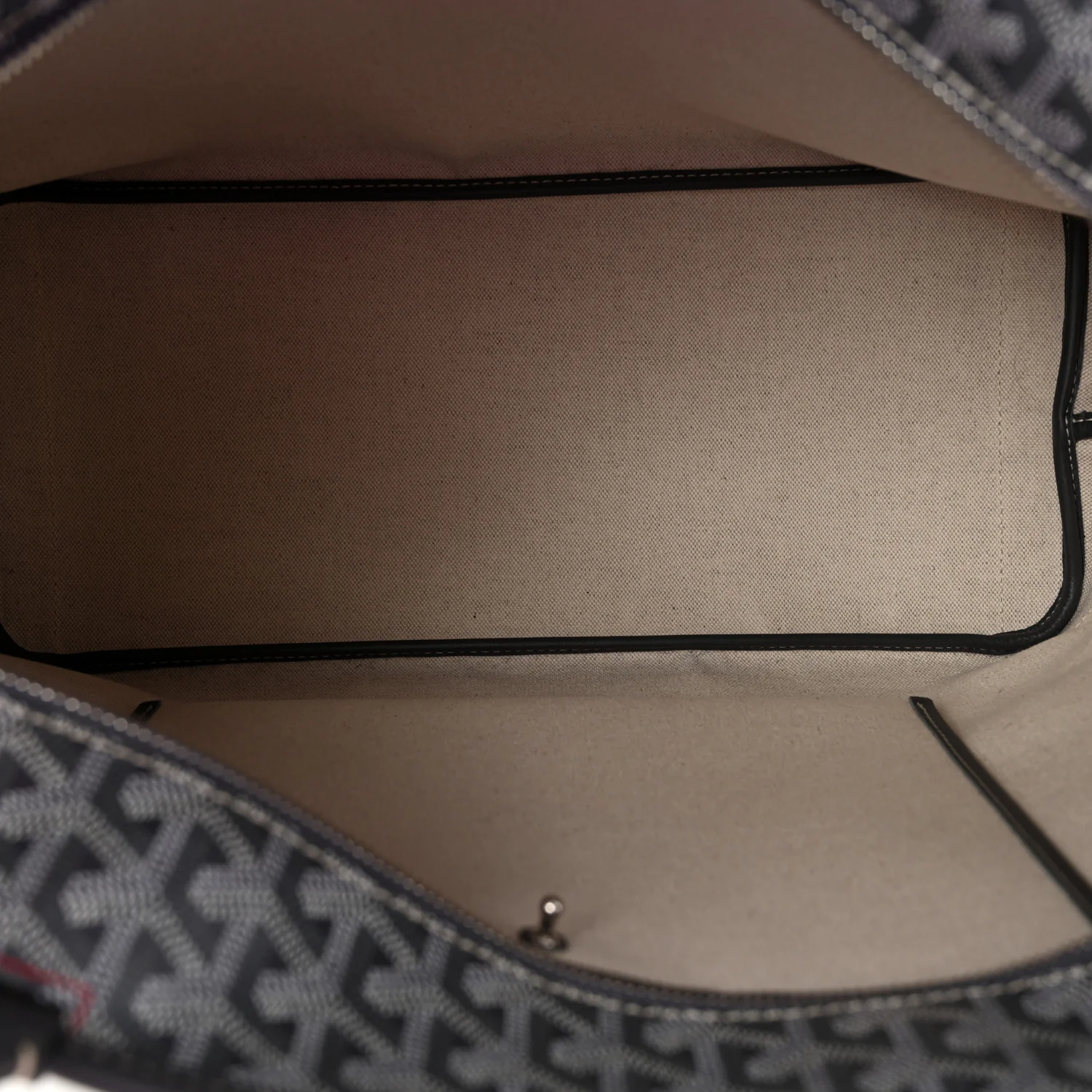 Goyardine Artois MM Grey - Image 5