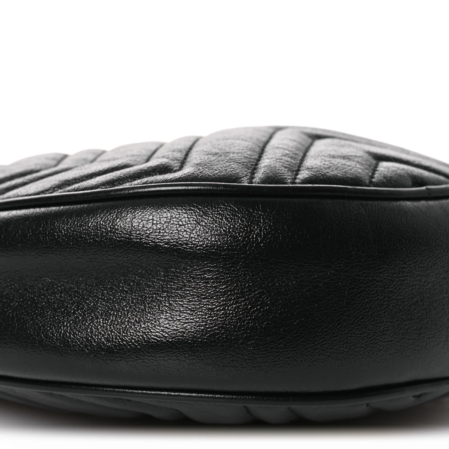 Azalea Calfskin Matelasse Heart Mini GG Marmont Round Shoulder Bag Black - Image 8