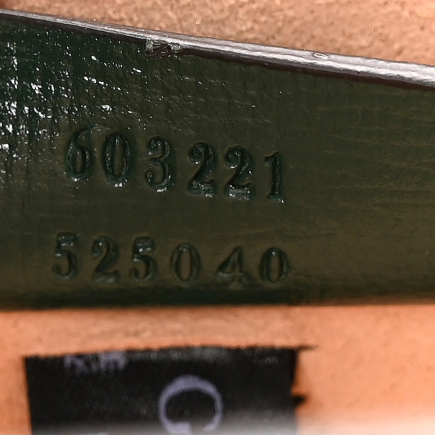 Azalea Calfskin Small Padlock Bamboo Shoulder Bag Vintage Green - Image 7