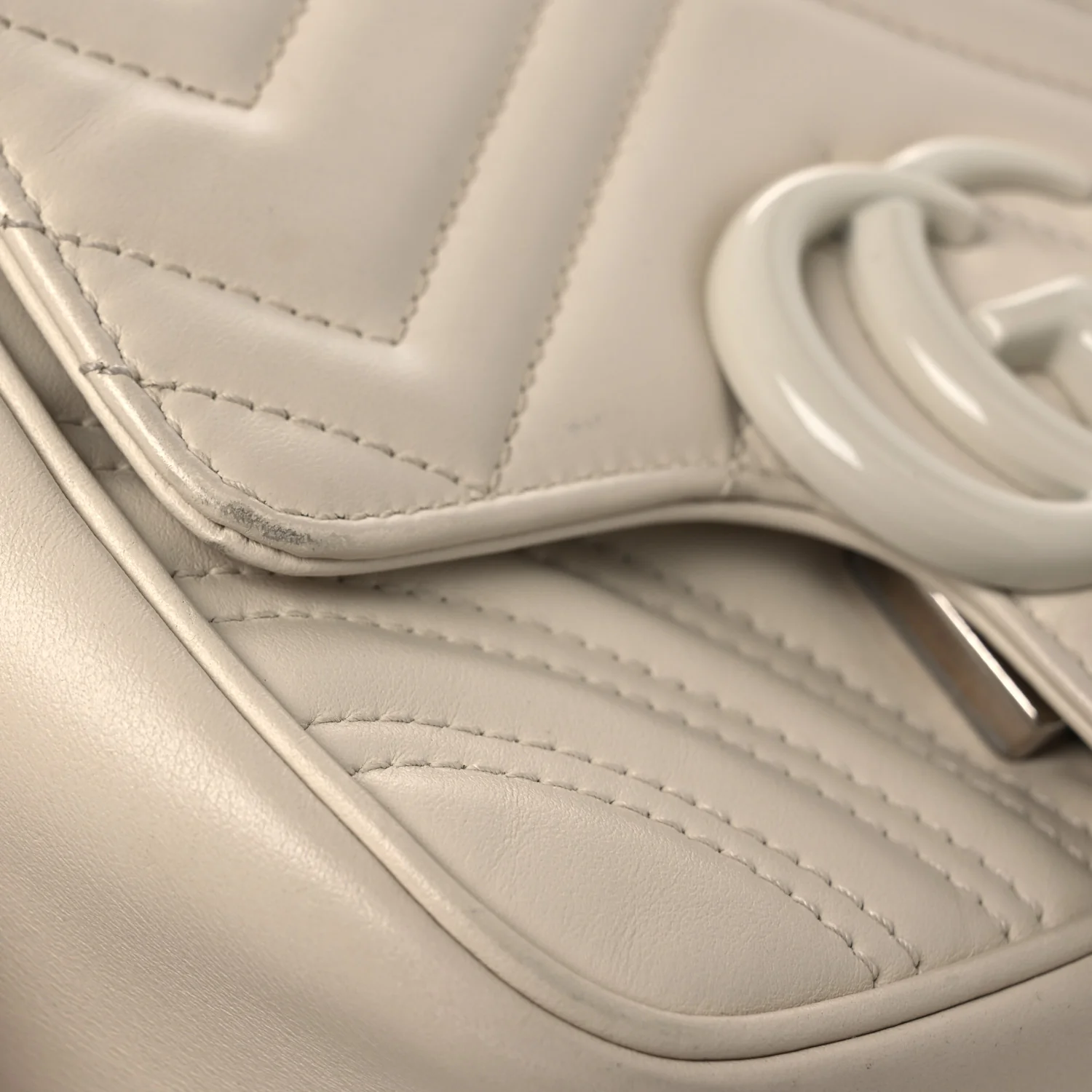Calfskin Matelasse Monochrome Mini GG Marmont Crossbody Shoulder Bag White - Image 13