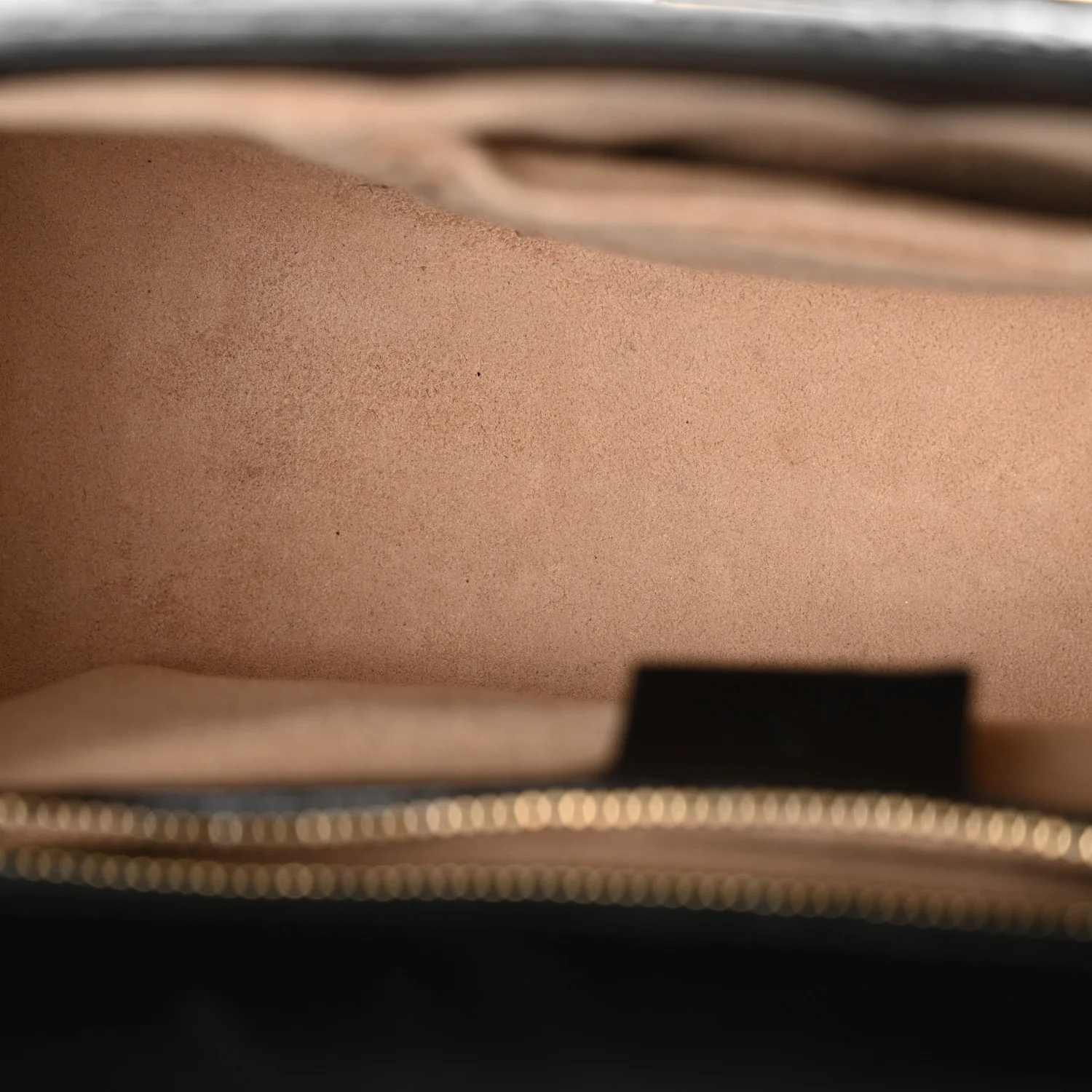 Guccissima Medium Padlock Shoulder Bag Black - Image 11