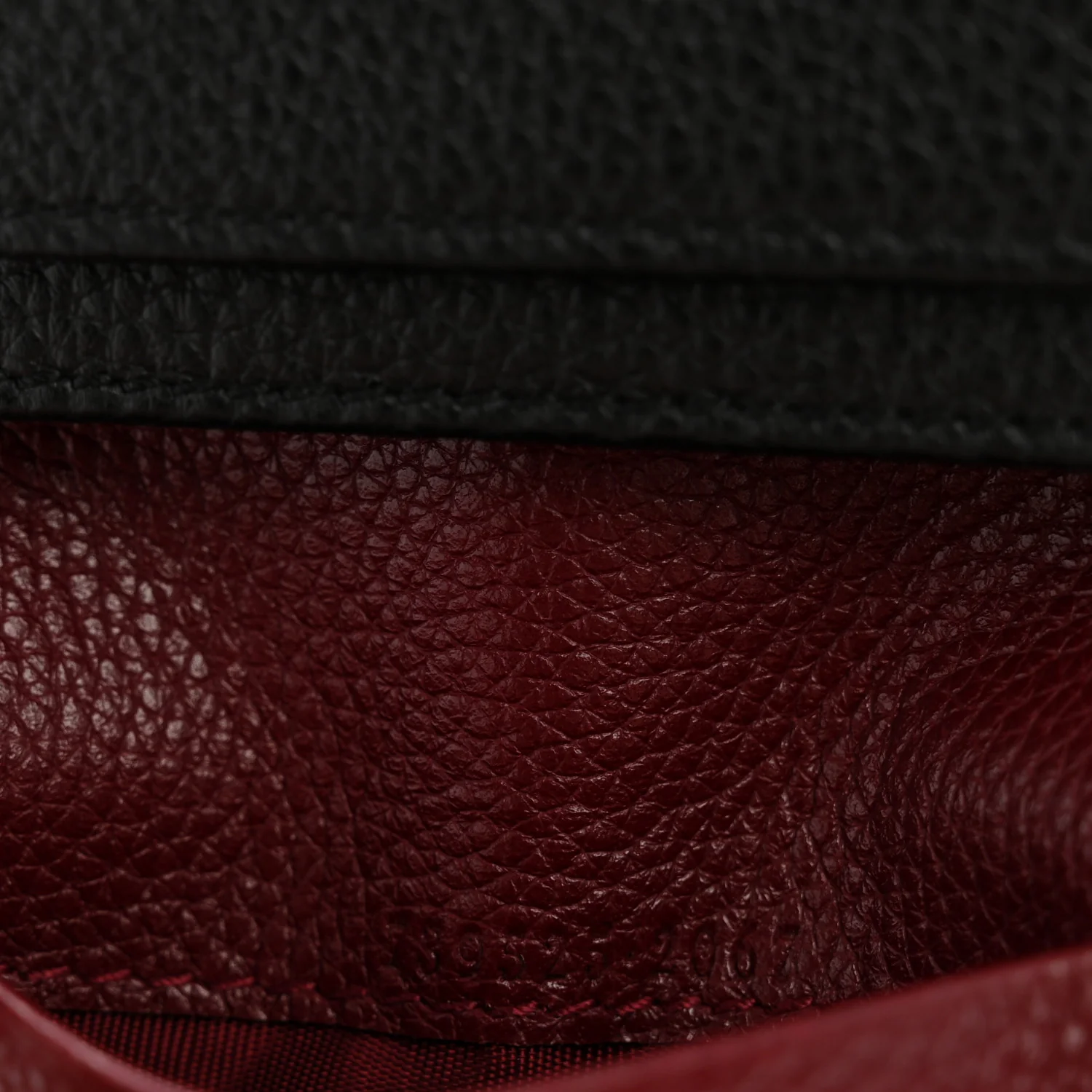 Pebbled Calfskin Bi-Color GG Marmont Card Case Black Rosso Ancora - Image 7
