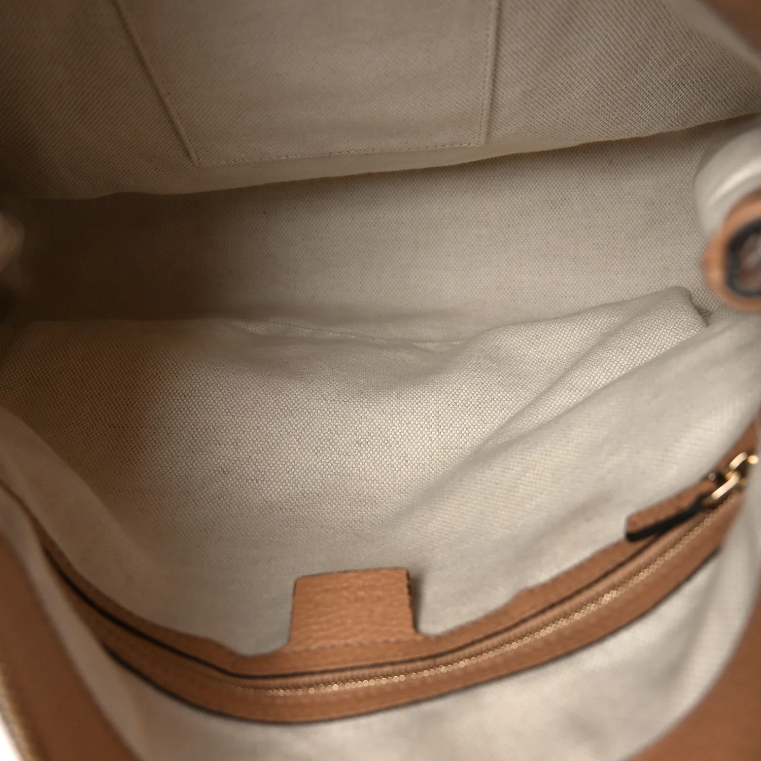 Pebbled Calfskin Large Soho Hobo Camelia - Image 4