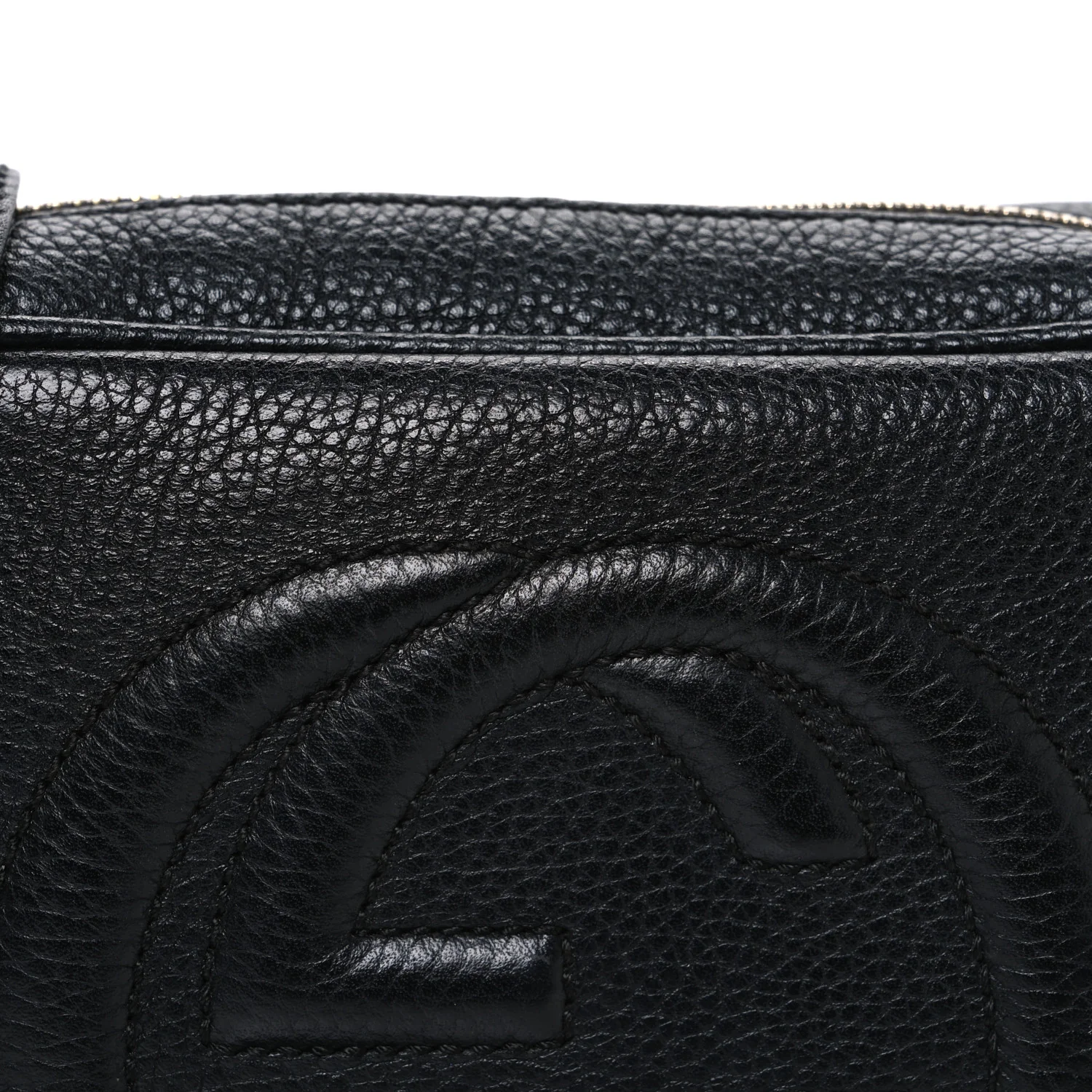 Pebbled Calfskin Small Soho Disco Bag Black - Image 7