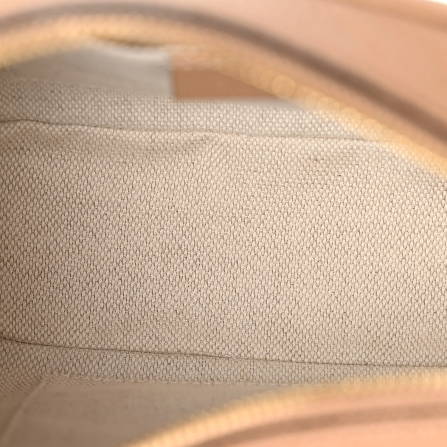 Pebbled Calfskin Small Soho Disco Bag Camelia - Image 5