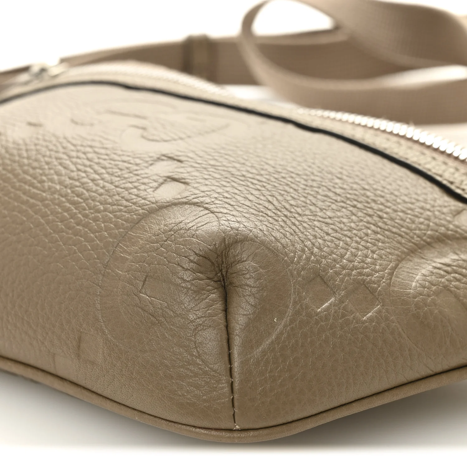 Piuma Calfskin Jumbo GG Embossed Small Belt Bag Good Taupe - Image 10