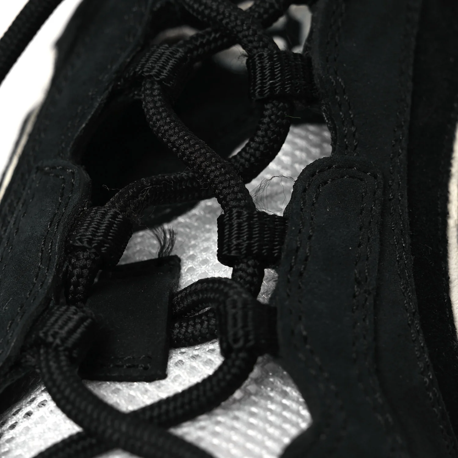 Technical Knit Fabric Suede Calfskin Womens Gucci Run Sneakers 38 Black White - Image 11
