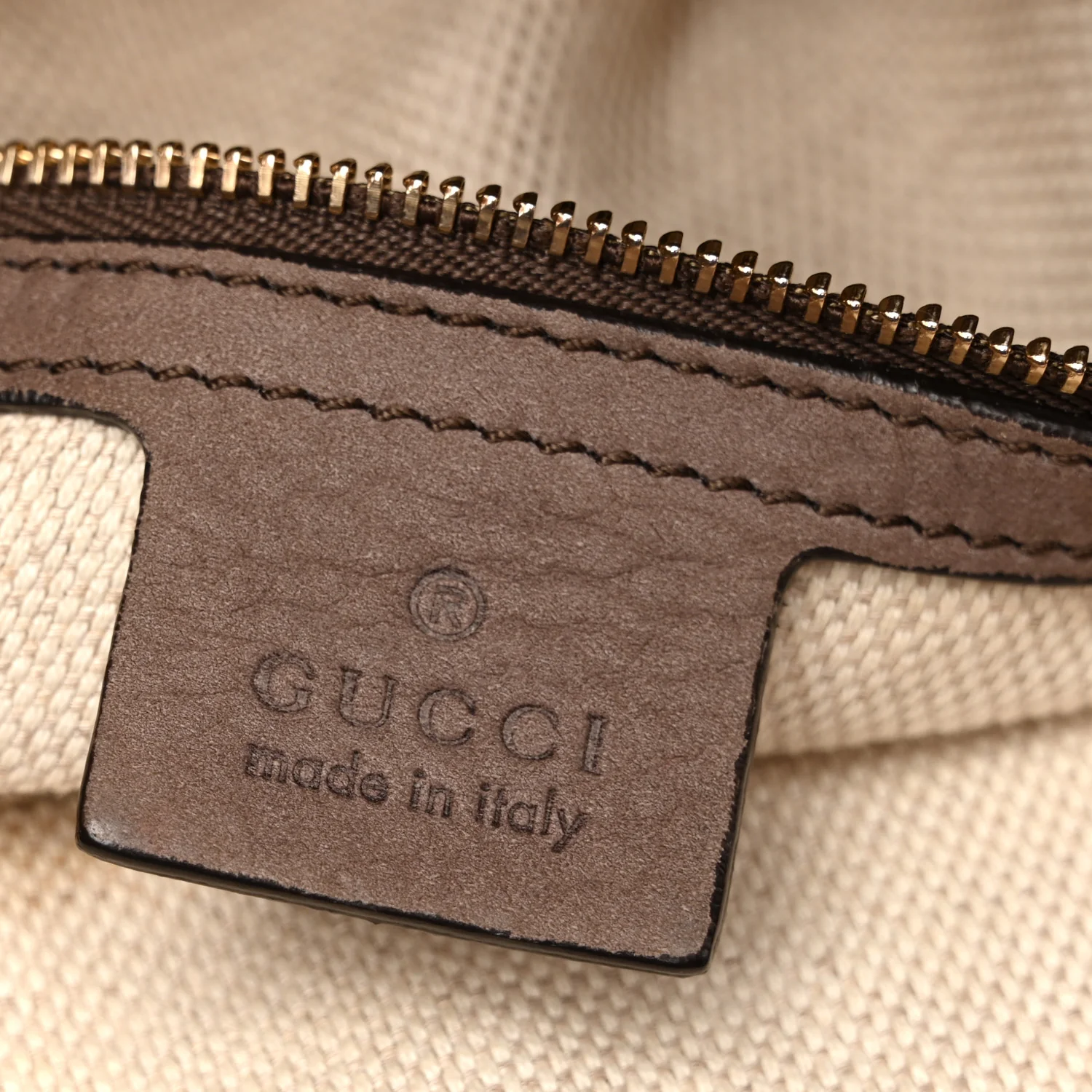 Vitello Range Medium Soho Chain Shoulder Bag Grey Field - Image 6