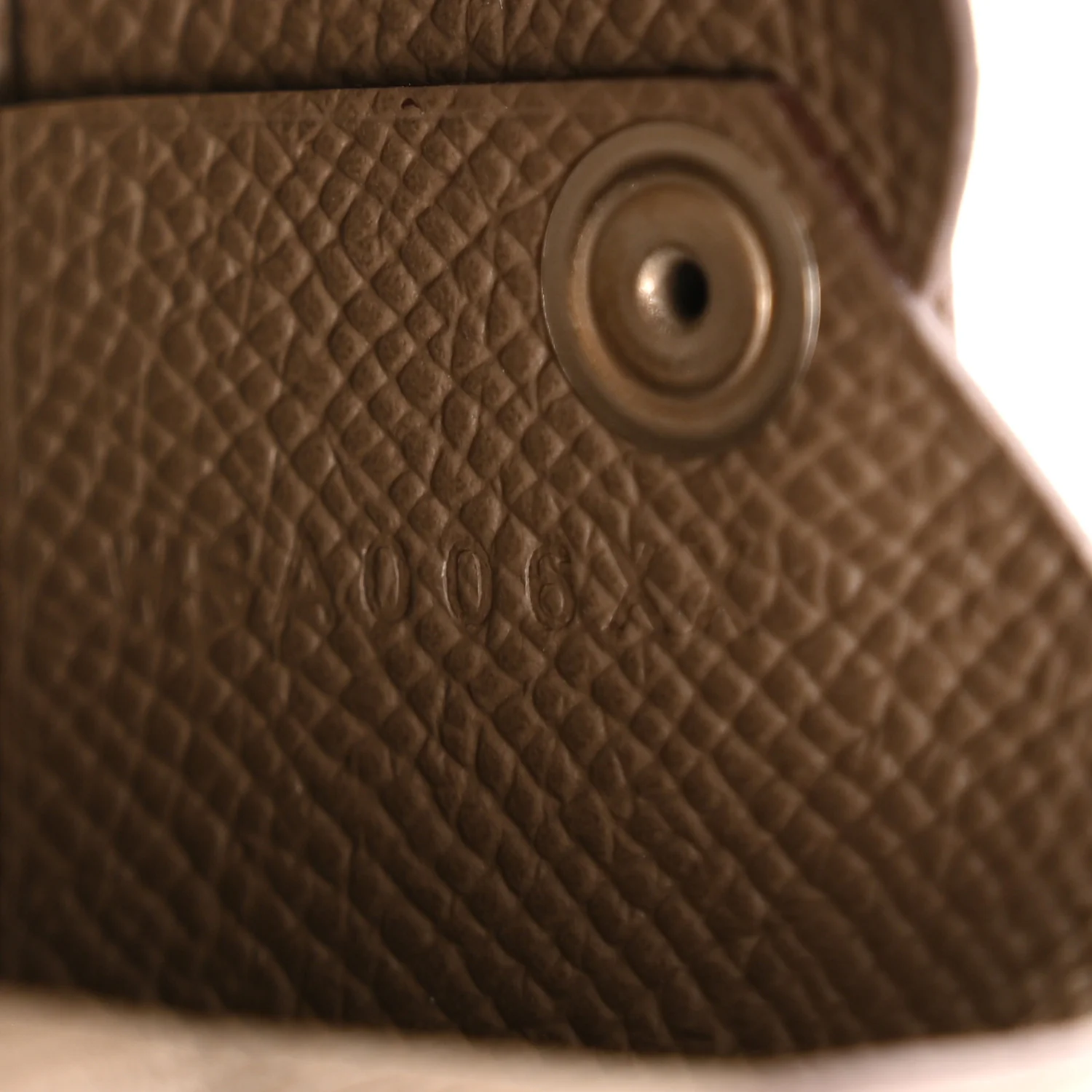 Epsom Calvi Card Case Etoupe - Image 7