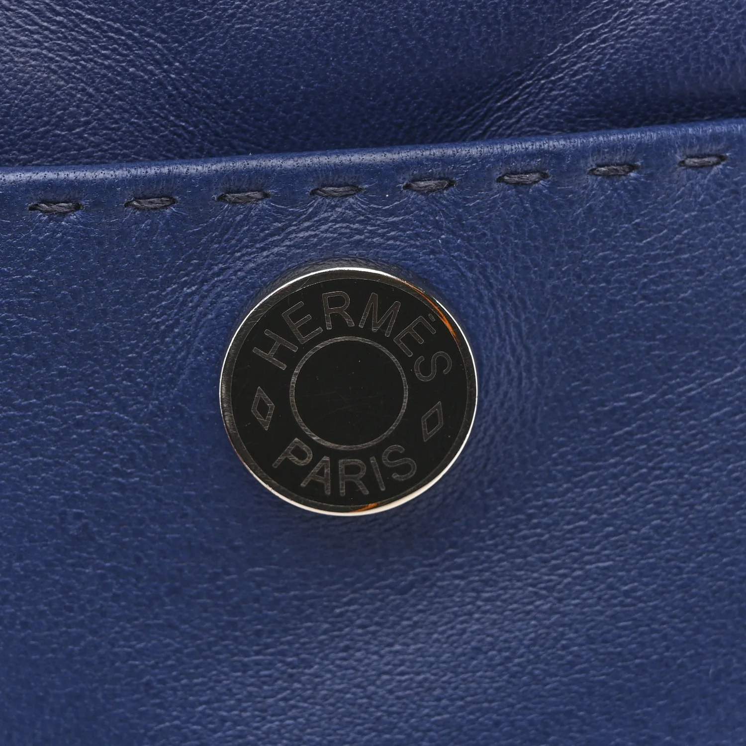 Milo Lambskin Swift Pilo Phone Case Bleu Saphir Black - Image 7