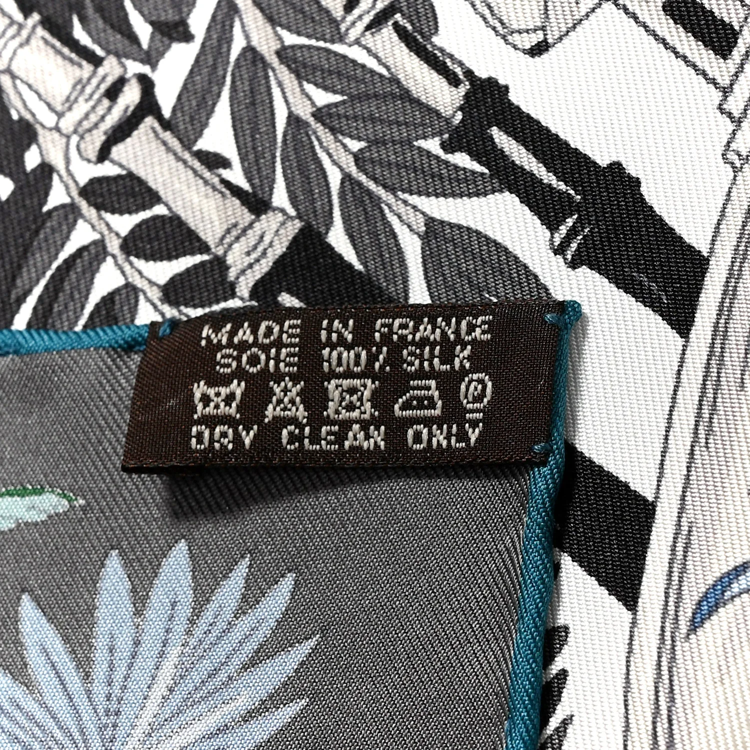 Silk Jardin A Sintra Scarf 90 - Image 3