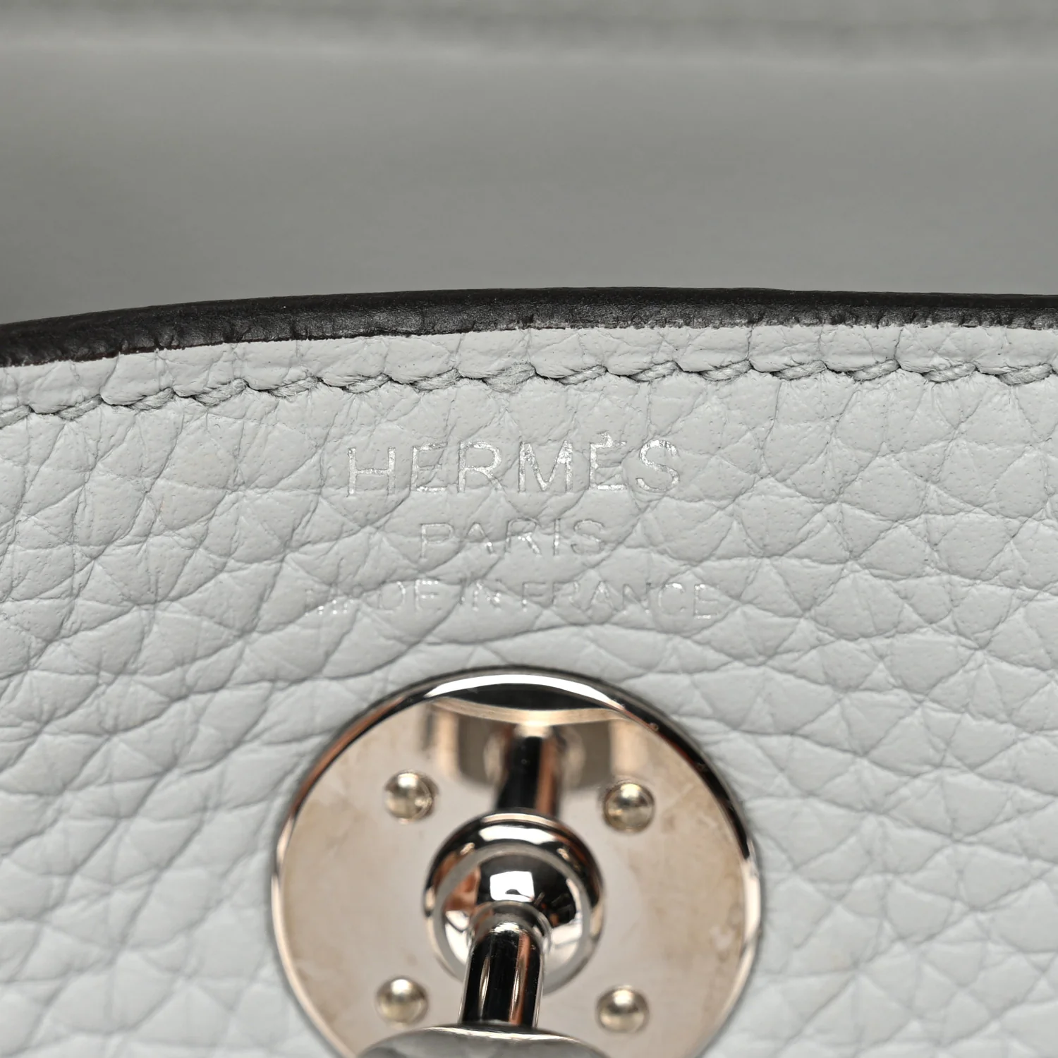 Taurillon Clemence Mini Lindy 20 Bleu Pale - Image 6