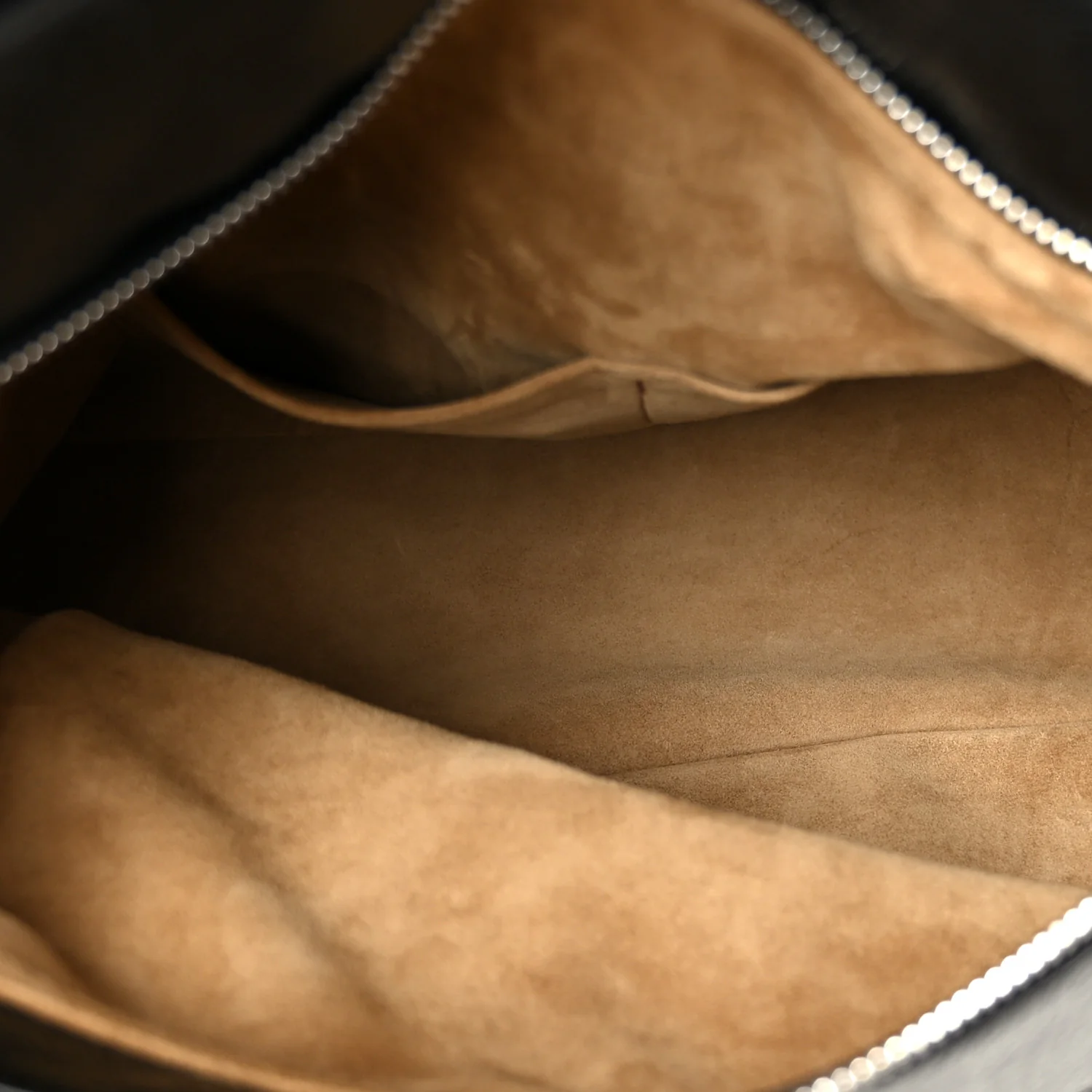 Grained Calfskin Large Puzzle Edge Bag Black - Image 4