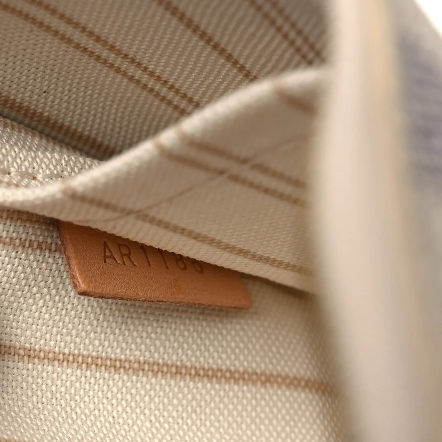 Damier Azur Neverfull PM Pochette - Image 7