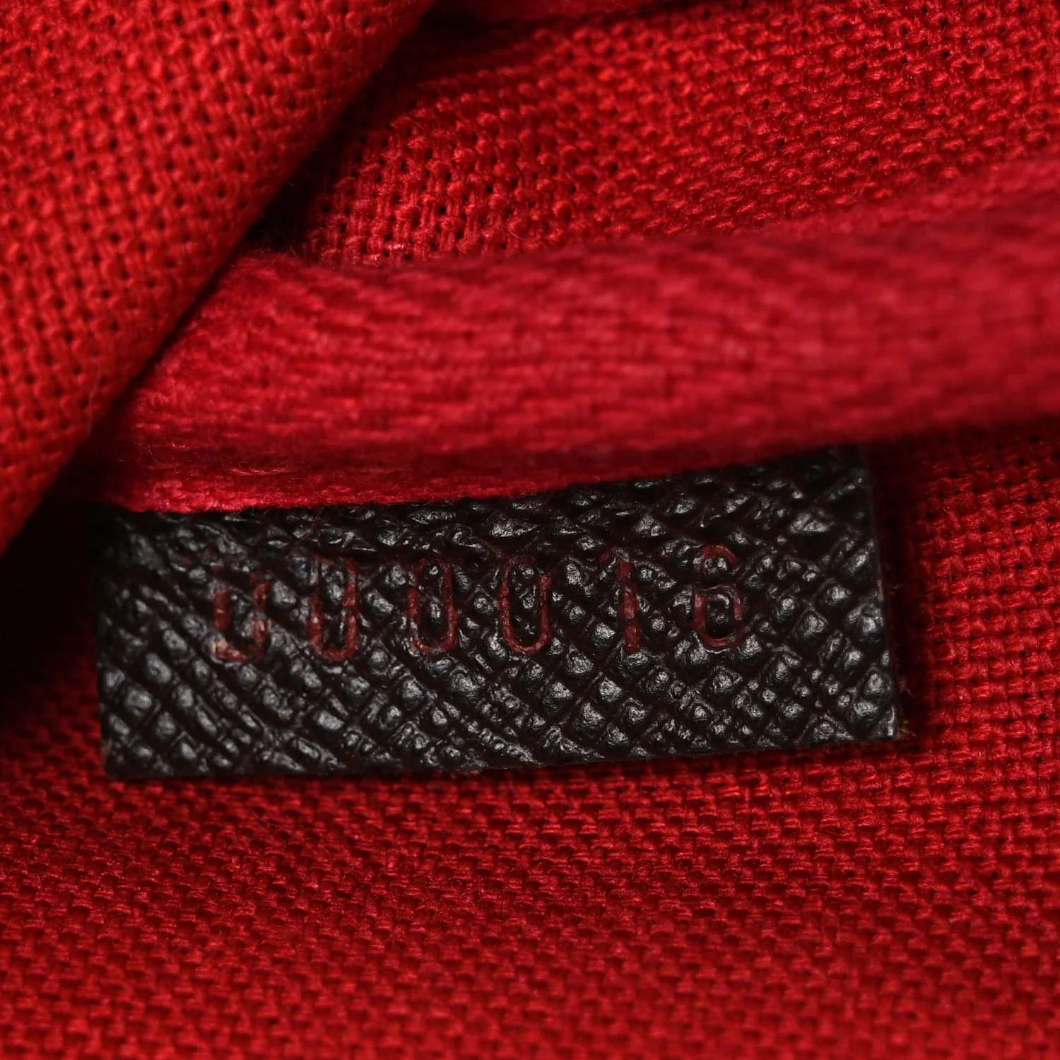 Damier Ebene Bucket Pochette Accessories - Image 7
