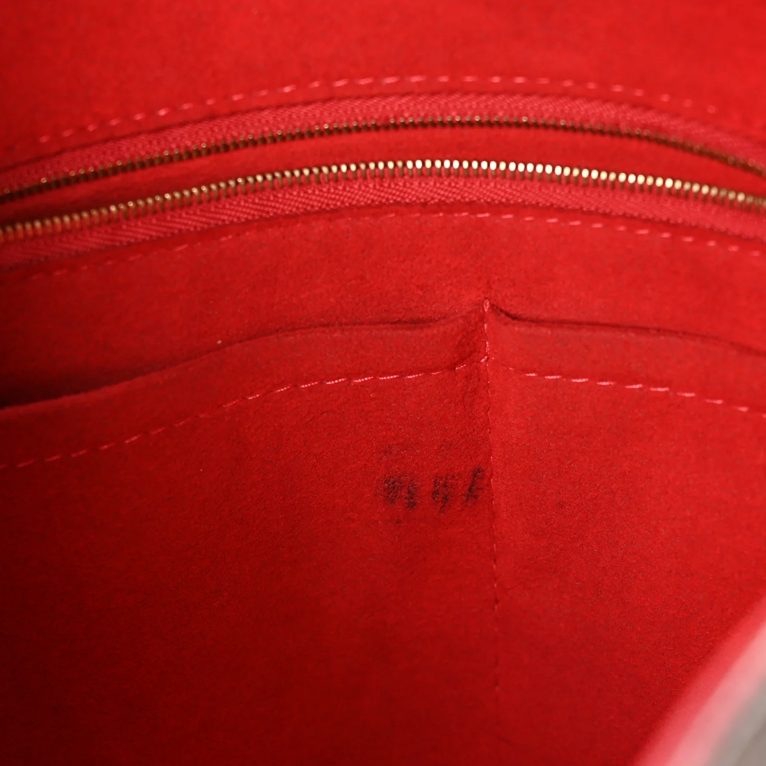 Damier Ebene Caissa Hobo Cherry - Image 11
