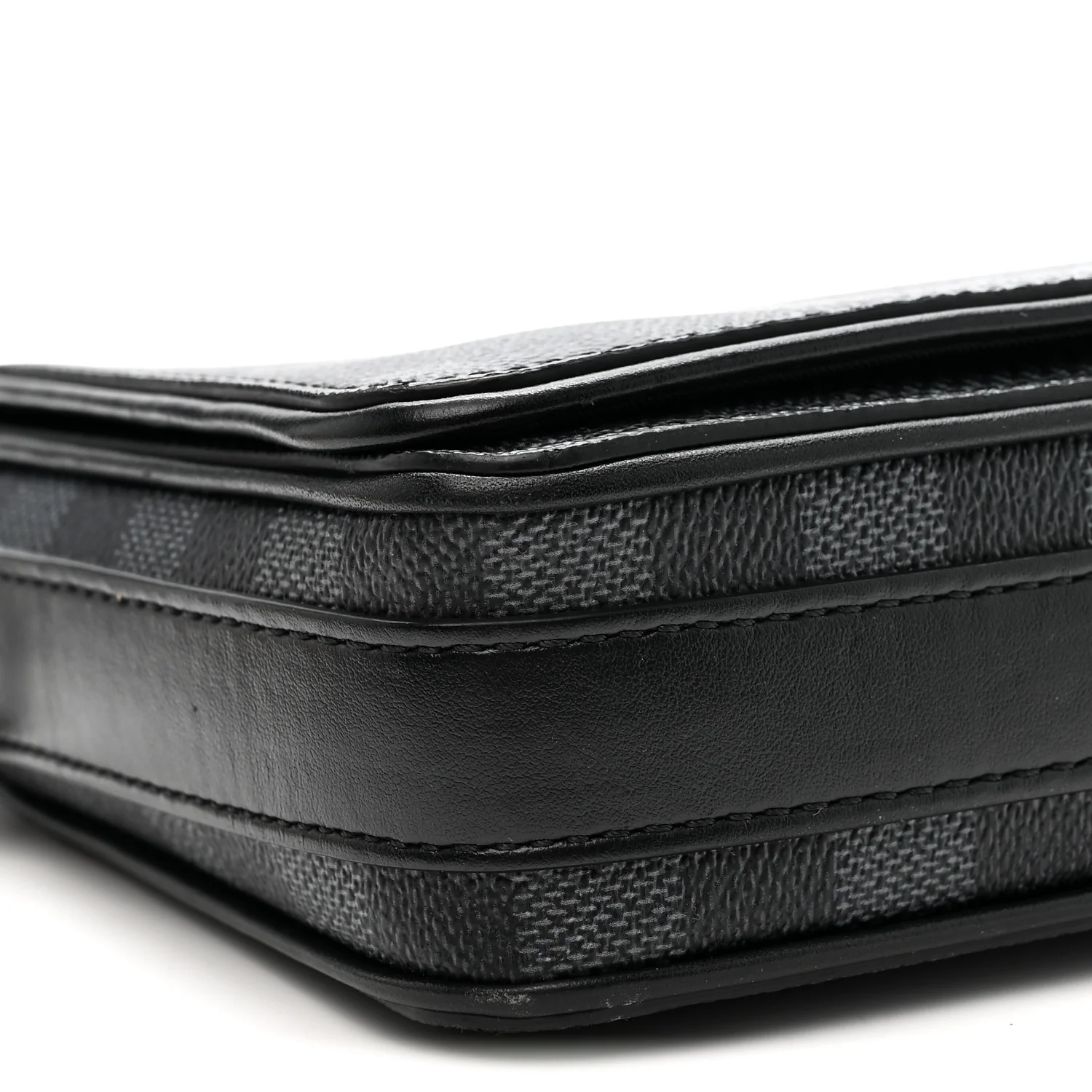 Damier Graphite 3D Studio Messenger - Image 8