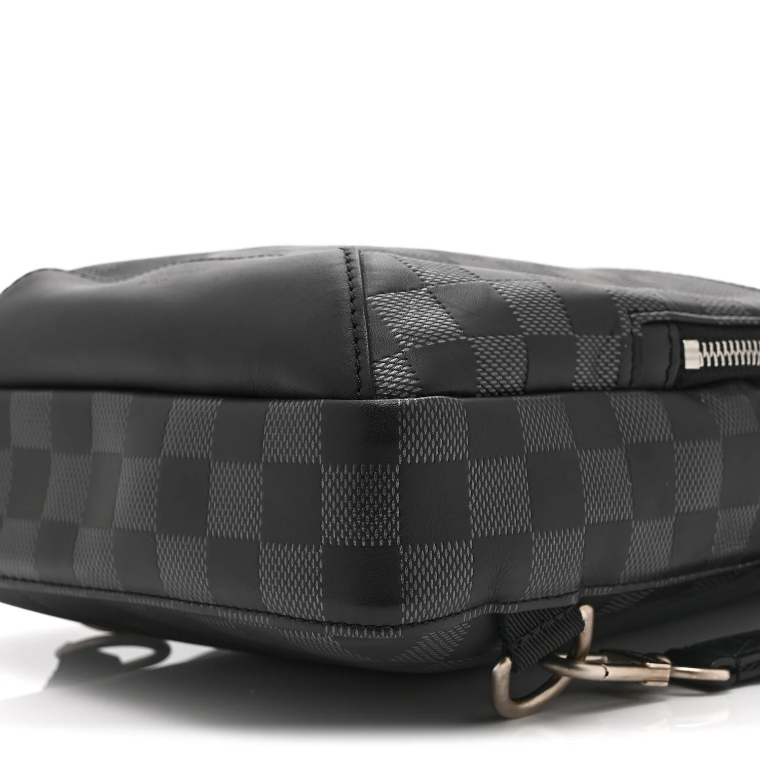 Damier Graphite Avenue Sling Bag Onyx Silver - Image 10