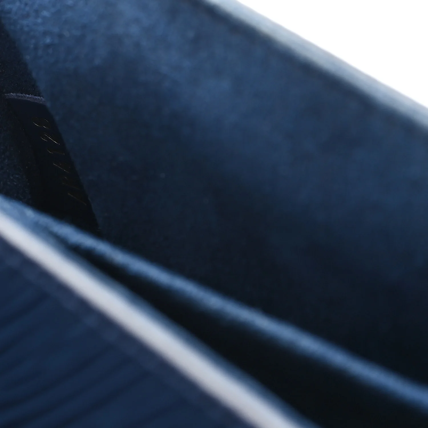 Epi Twist Shoulder Bag MM Indigo - Image 7