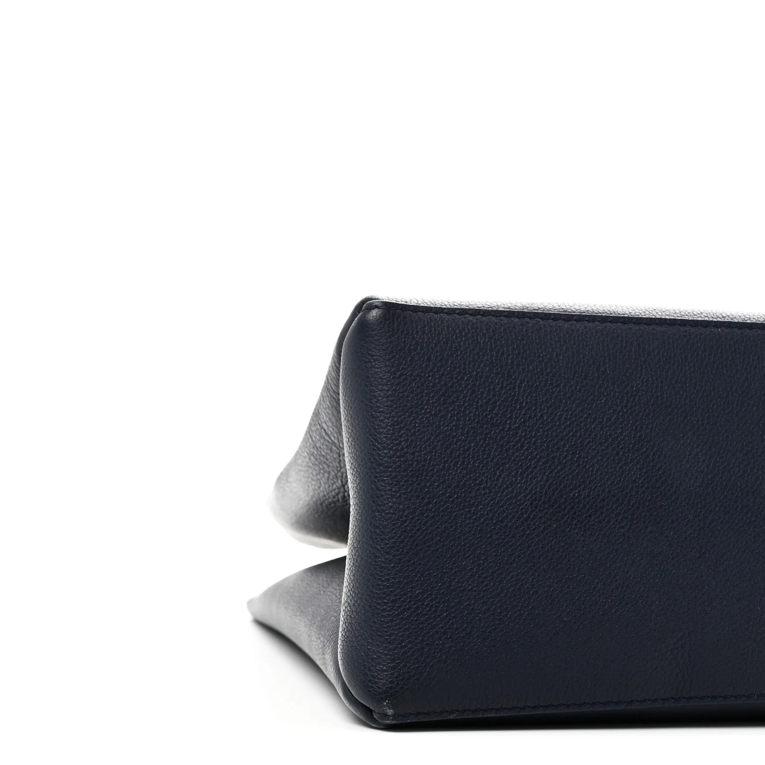Grained Calfskin Lockme Shopper Navy - Image 8