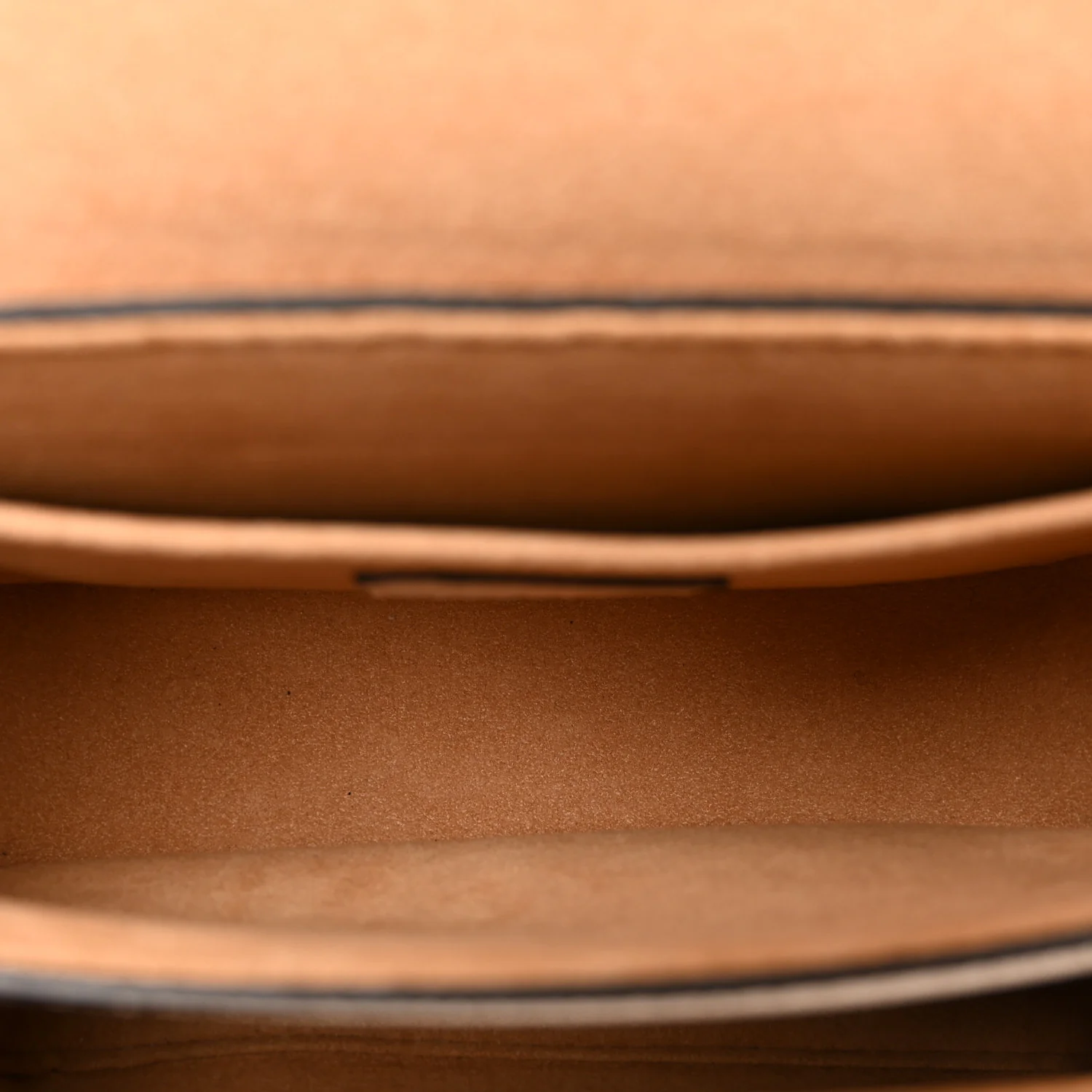 Grained Calfskin Lockme Tender Quartz - Image 5