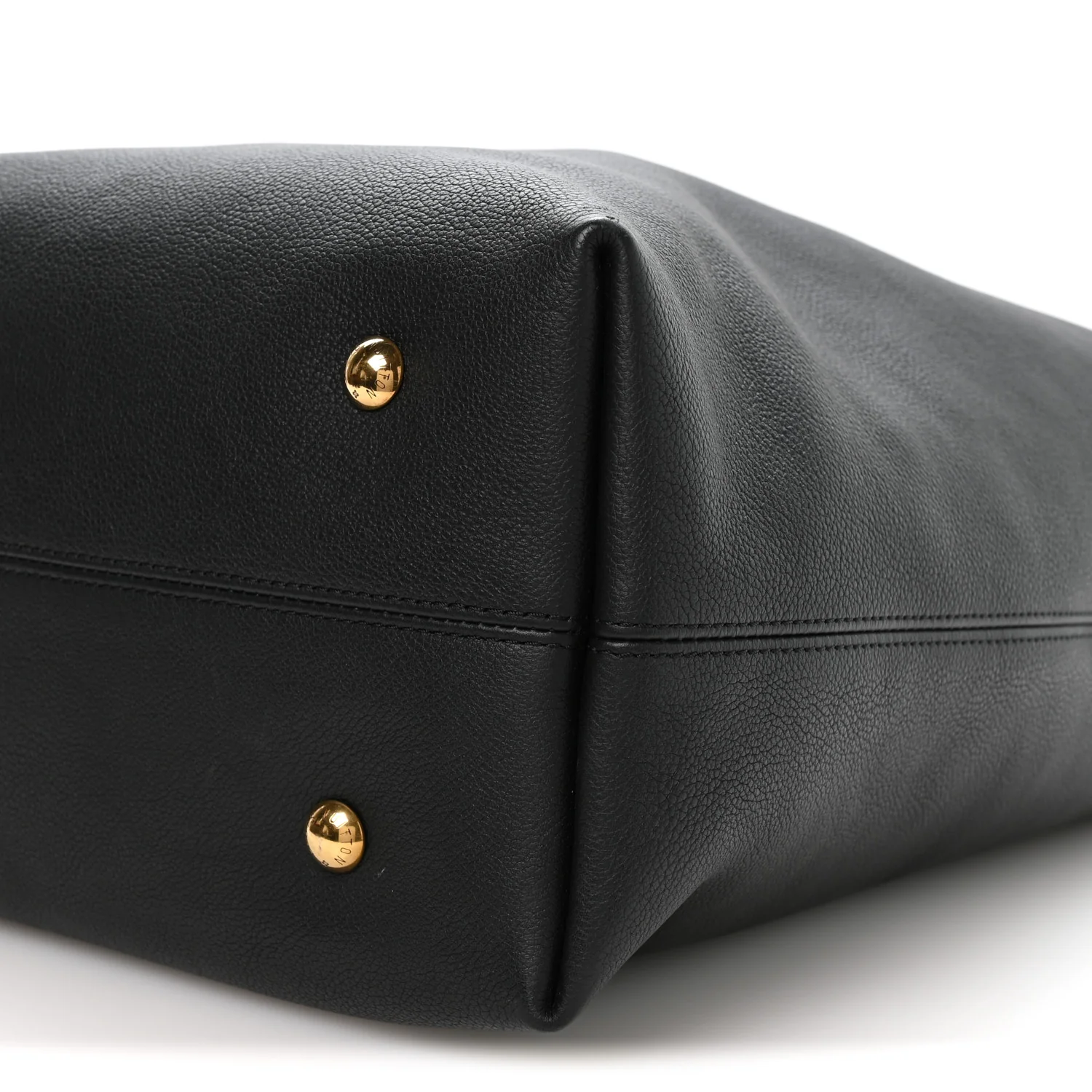 Grained Calfskin Low Key Hobo MM Black - Image 10