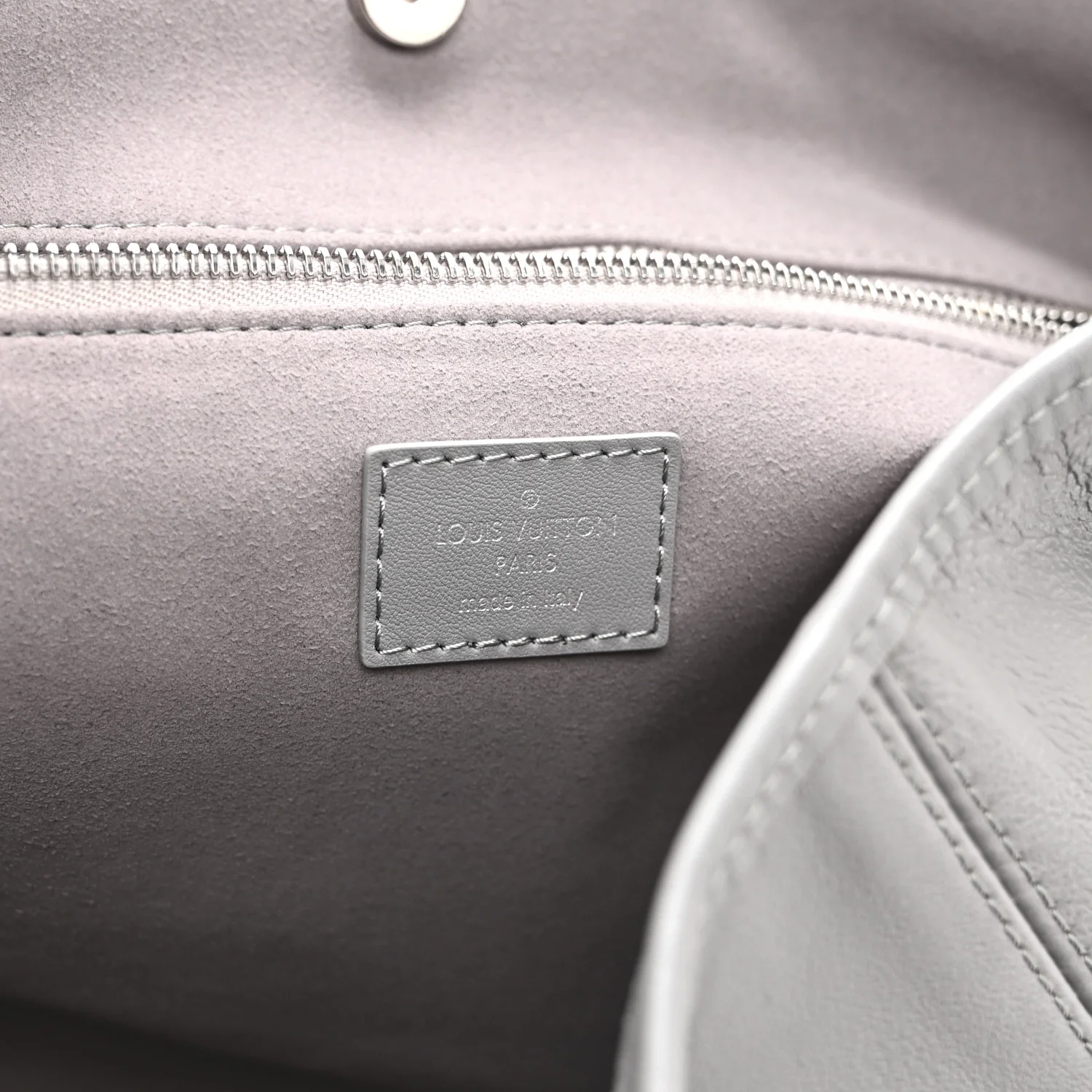 Lambskin Carryall MM Trianon Gray - Image 7