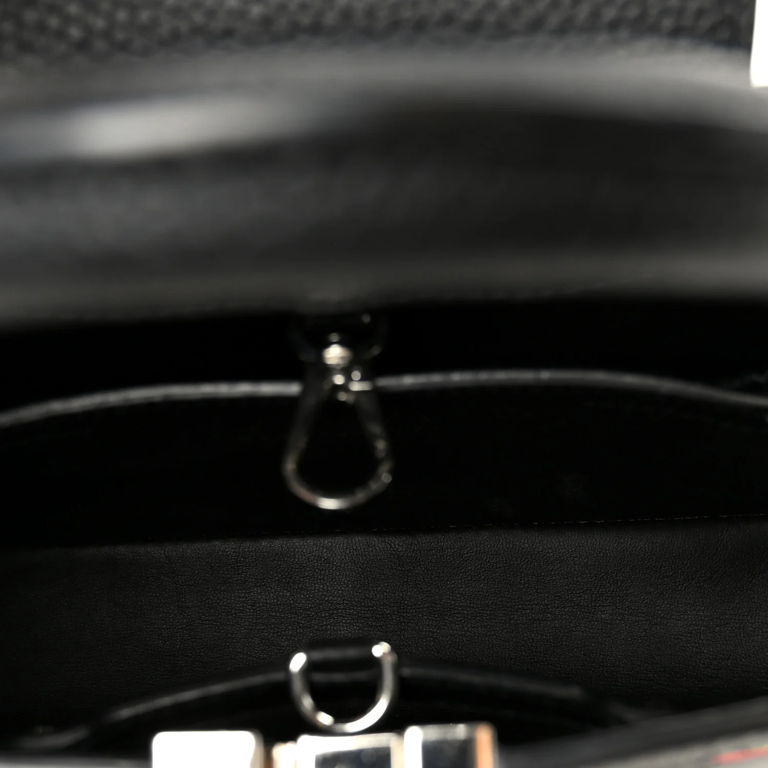 LV X YK Taurillon Inlaid Kusama Flowers Capucines BB Black - Image 4