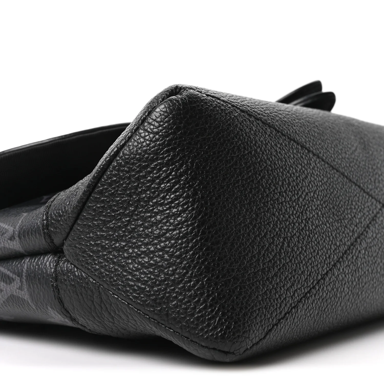 Monogram Eclipse Saumur Messenger NV Black - Image 8