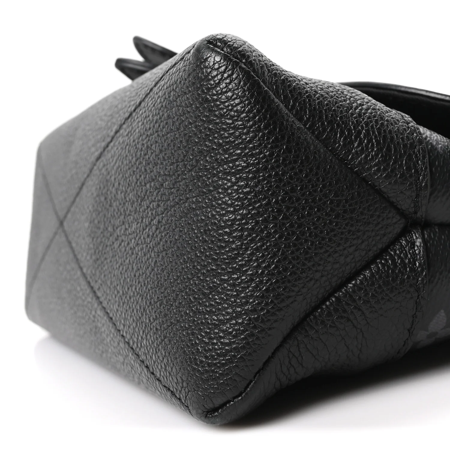 Monogram Eclipse Saumur Messenger NV Black - Image 9