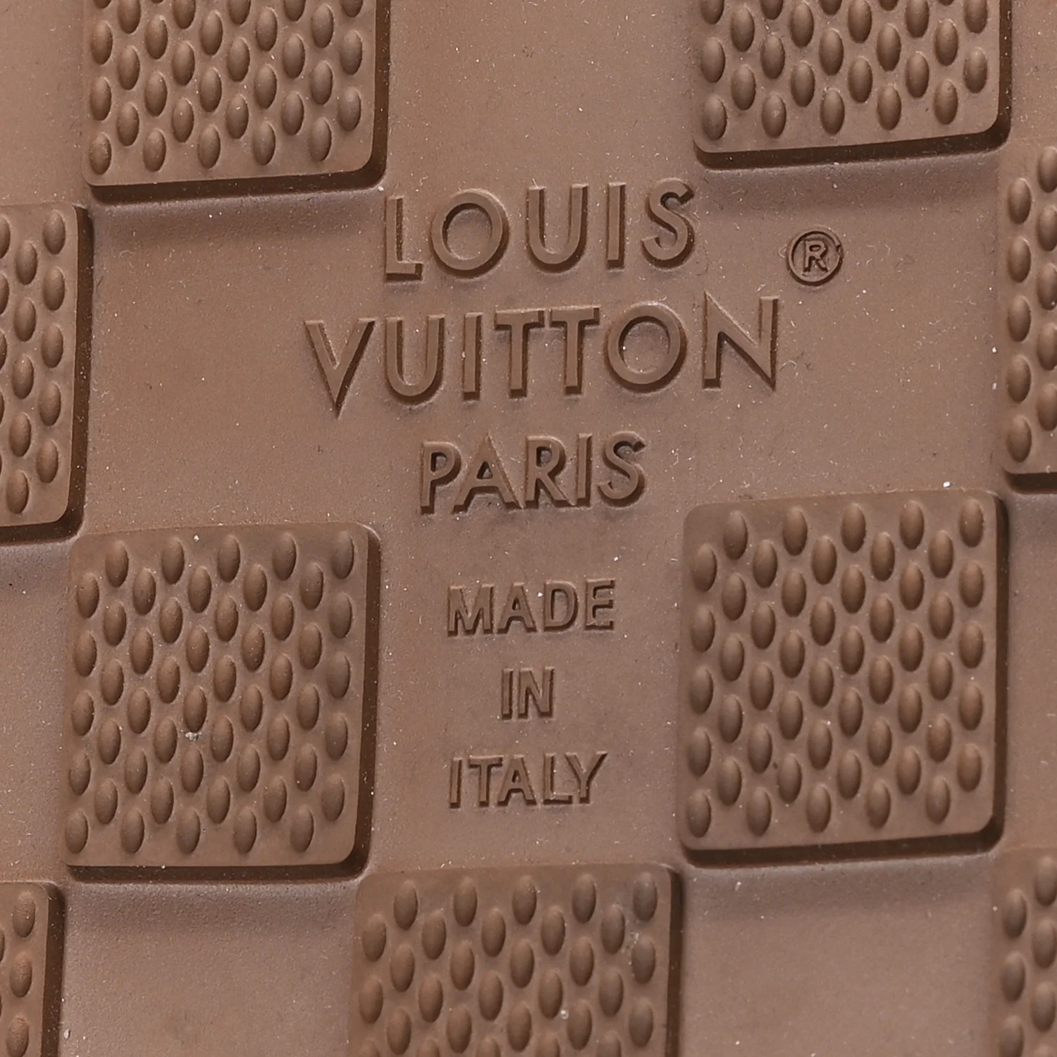 Monogram Embossed Suede LV Easy Mule 12 Marron - Image 7