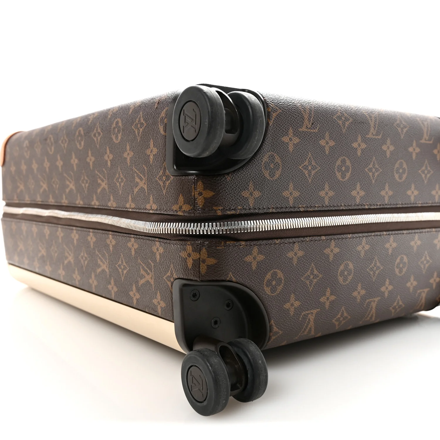 Monogram Horizon 55 - Image 6