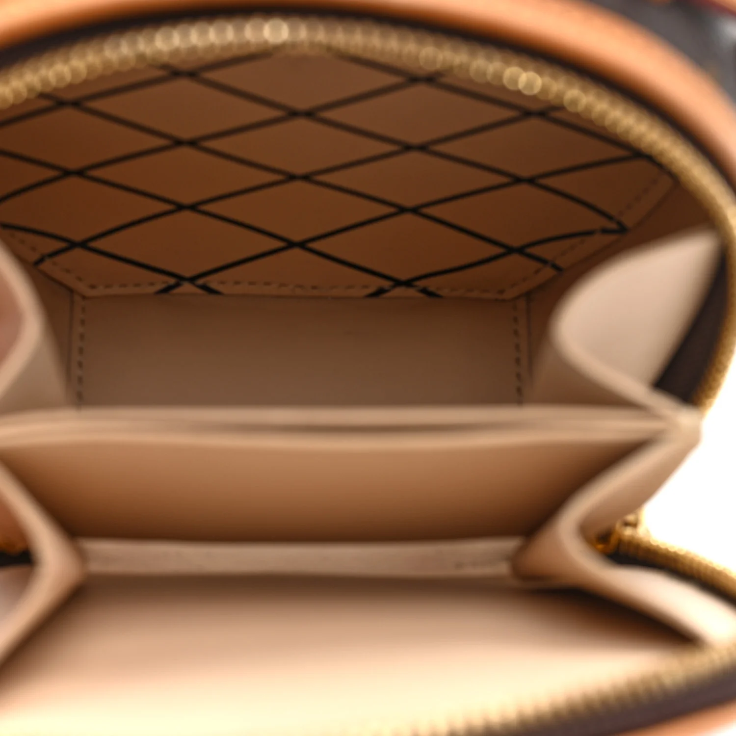 Monogram Mini Boite Chapeau - Image 4