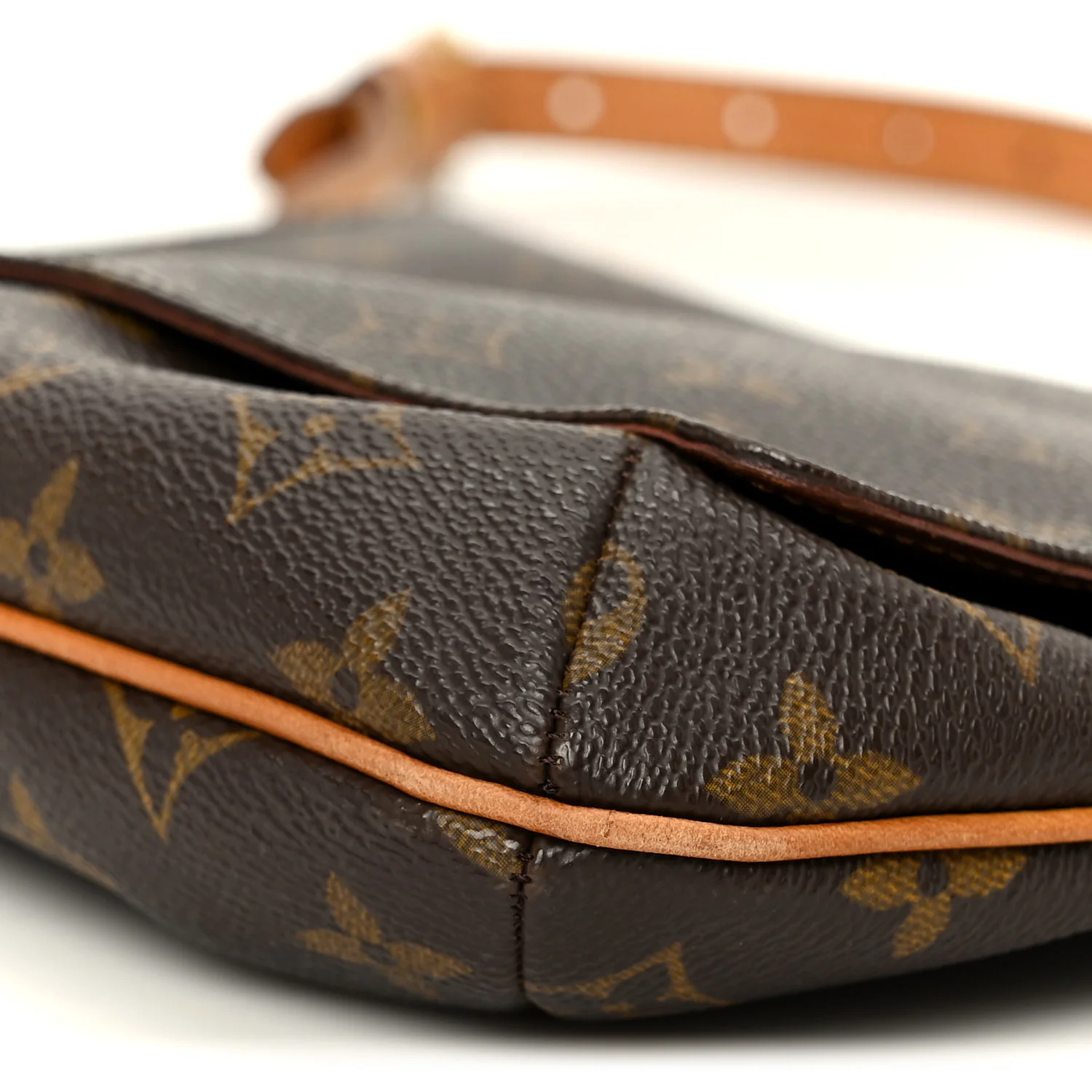 Monogram Musette Tango - Image 10