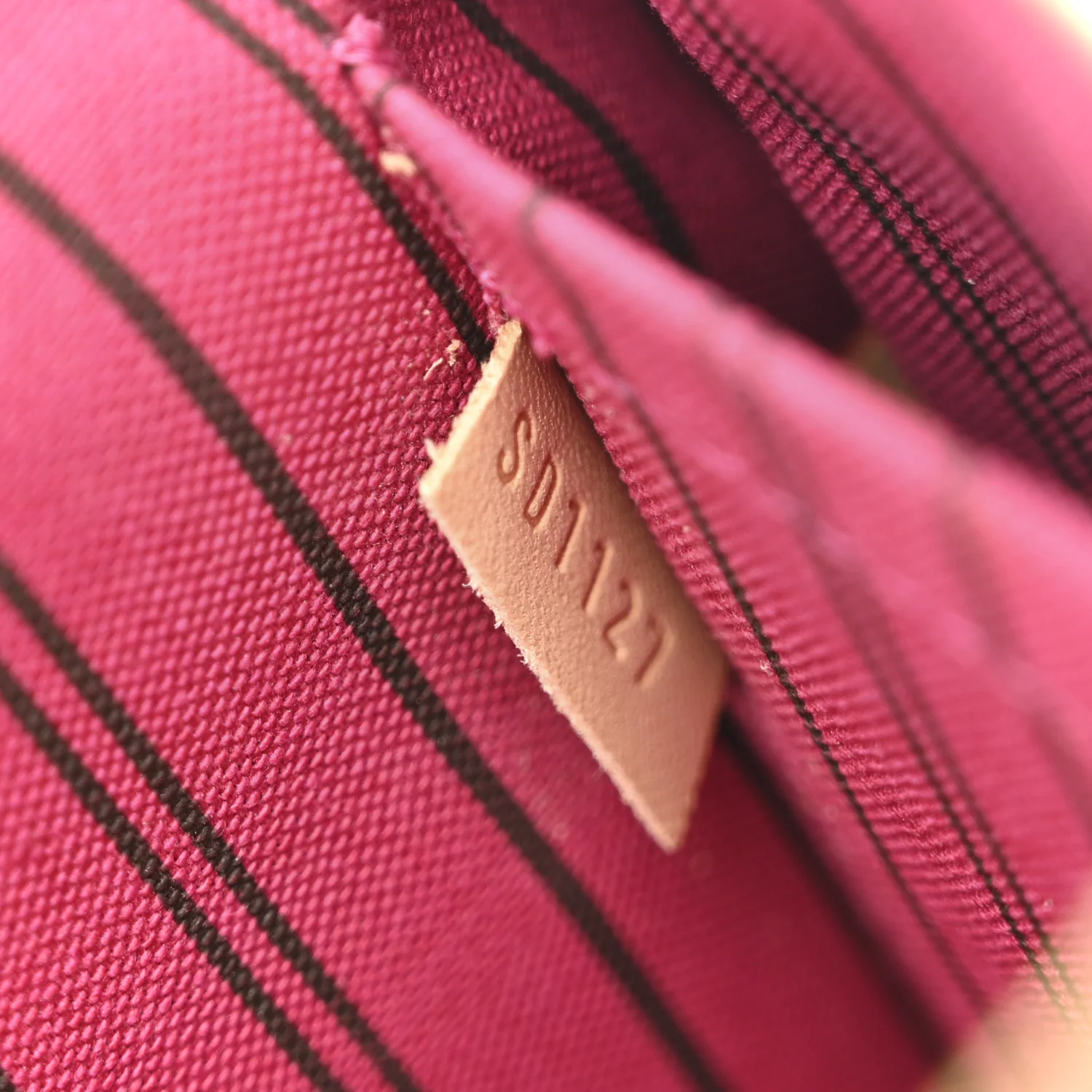 Monogram Neverfull MM GM Pochette Pivoine - Image 7